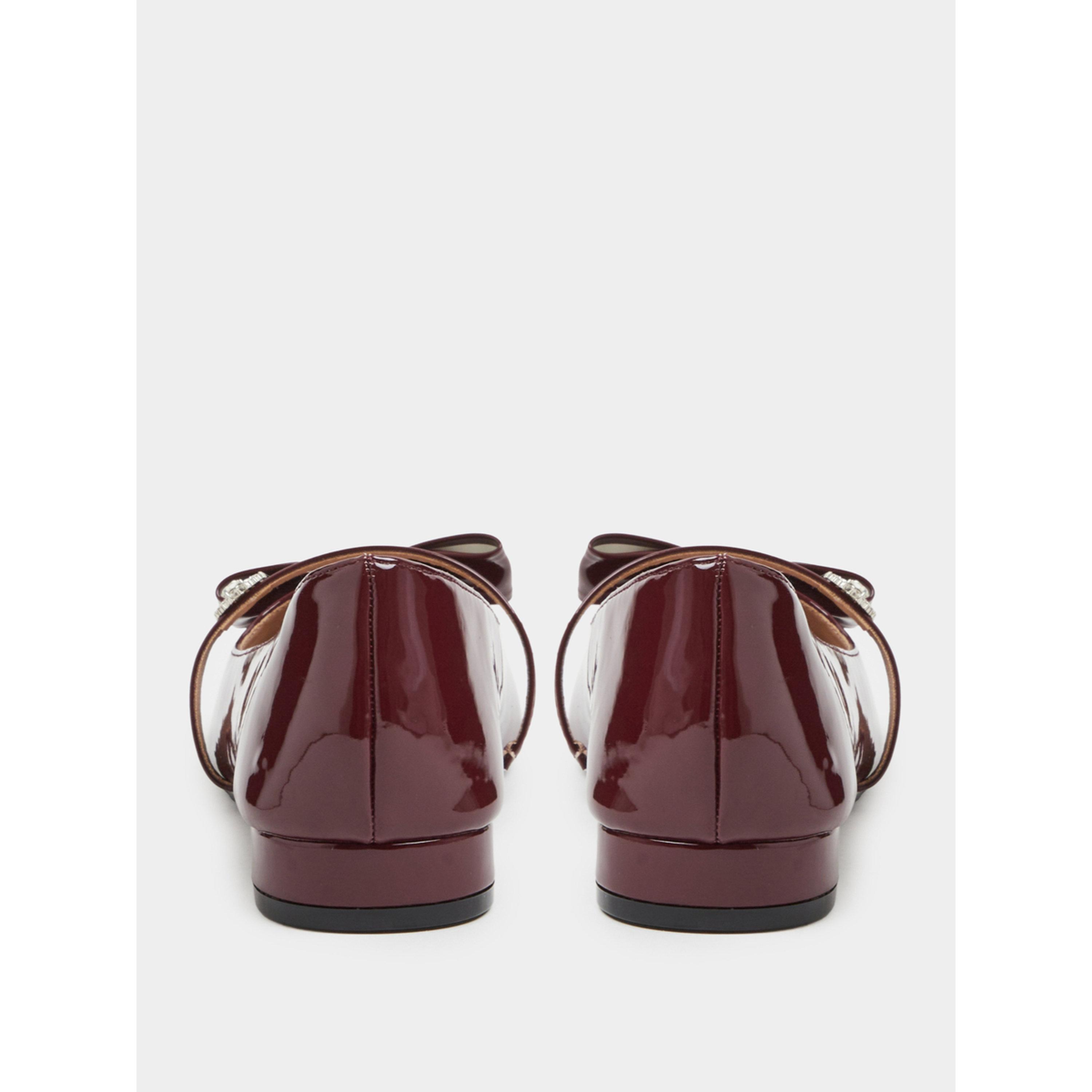 حذاء باليرينا من الجلد اللامع بتفاصيل فيونكة وحزام بحجر الراين باللون البرغندي-women-shoes-ballerinas-image-6