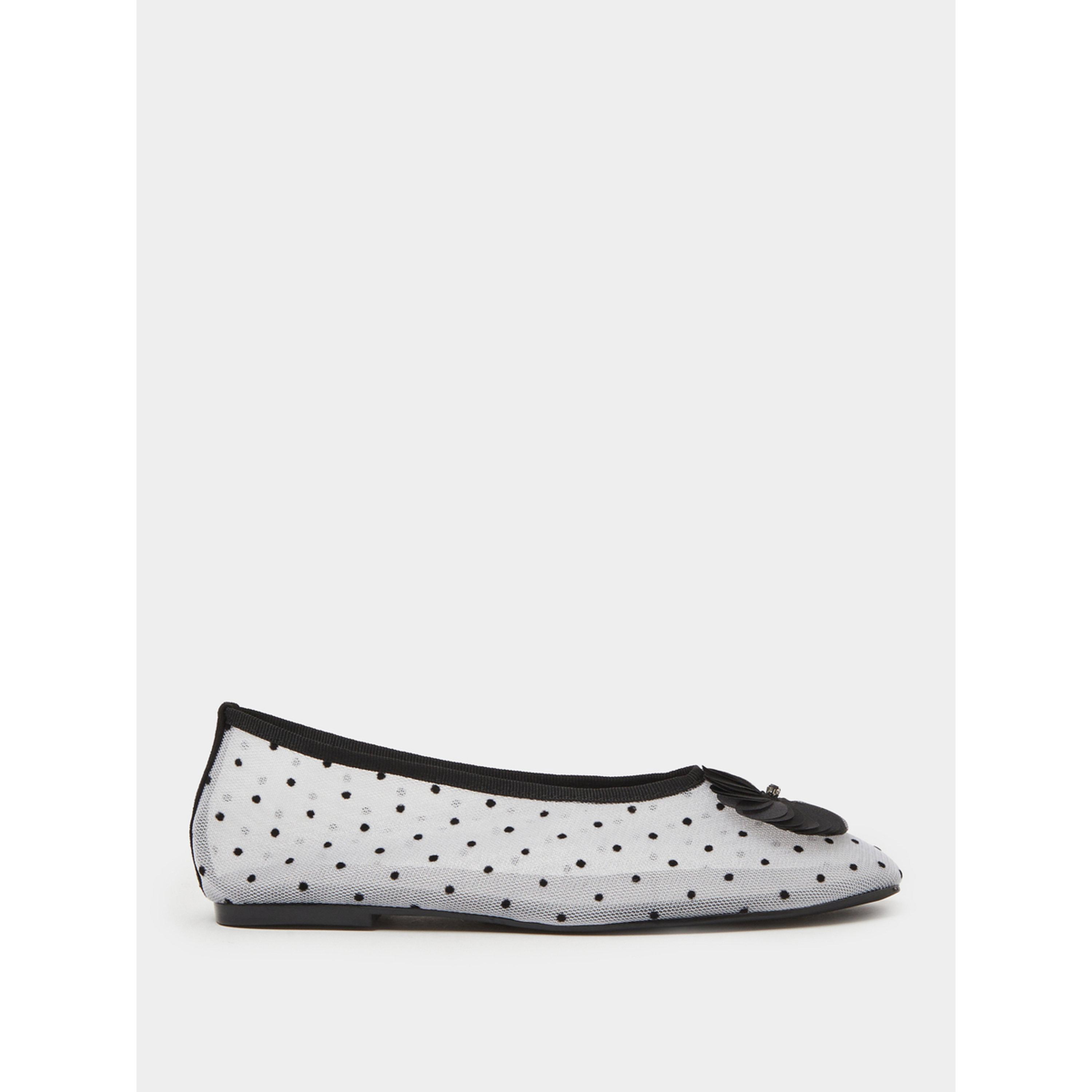 حذاء باليرينا فلات شبك بطبعة نقاط بولكا وتفاصيل أزهار لون أبيض-women-shoes-flats-ballerinas-image-2