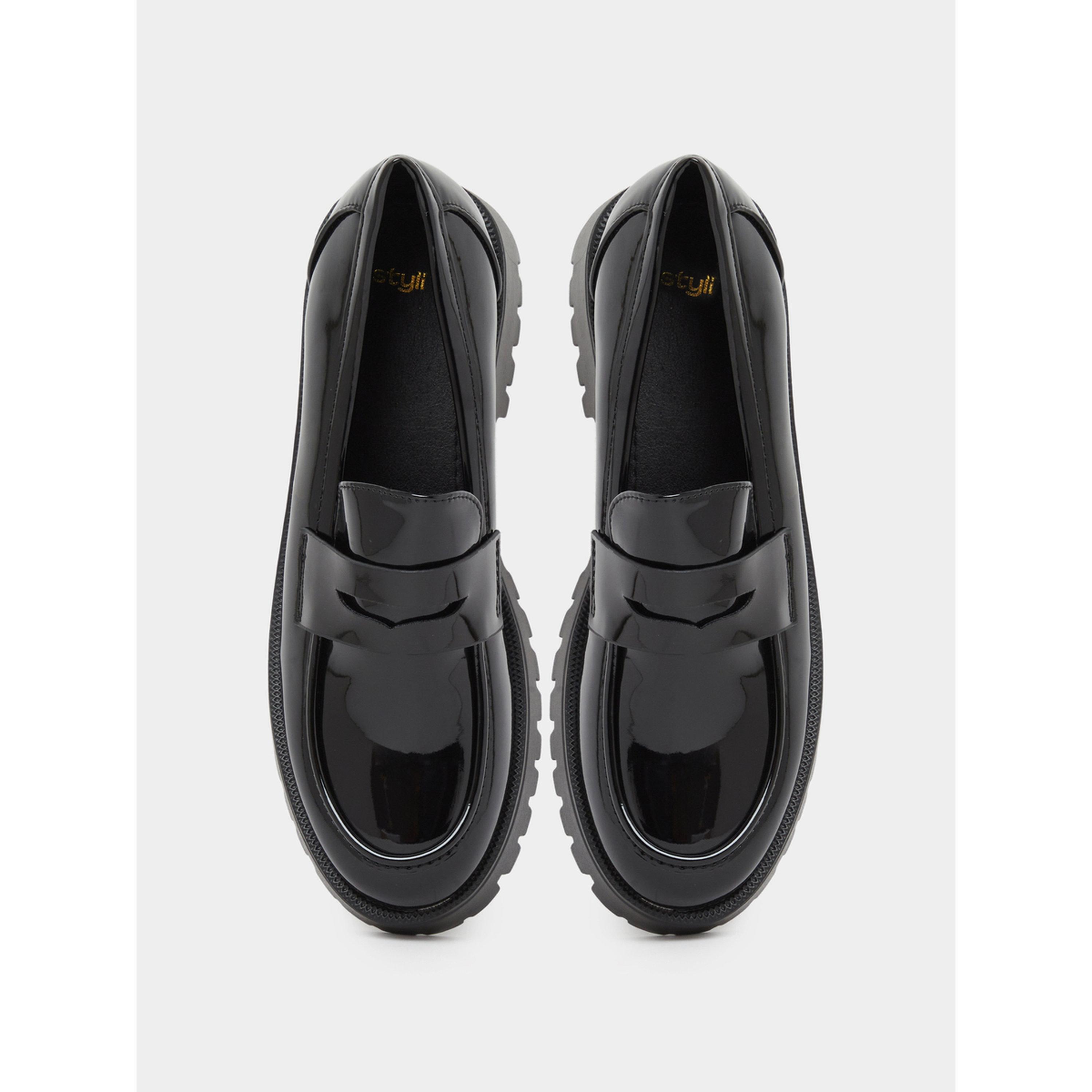 حذاء لوفرز نعل سميك من الجلد اللامع باللون الأسود-women-shoes-loafersandmoccasins-image-4