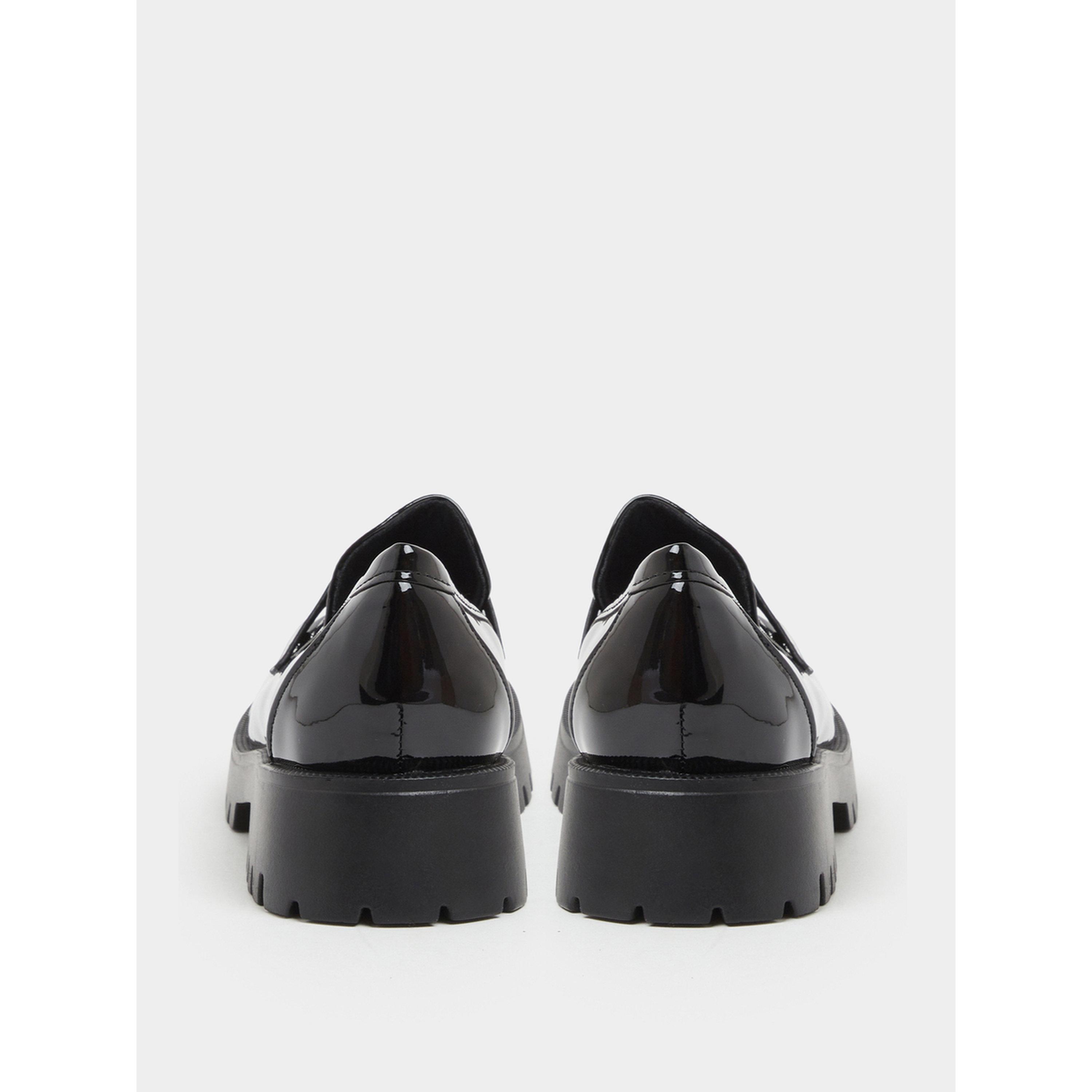 حذاء لوفرز نعل سميك من الجلد اللامع باللون الأسود-women-shoes-loafersandmoccasins-image-6