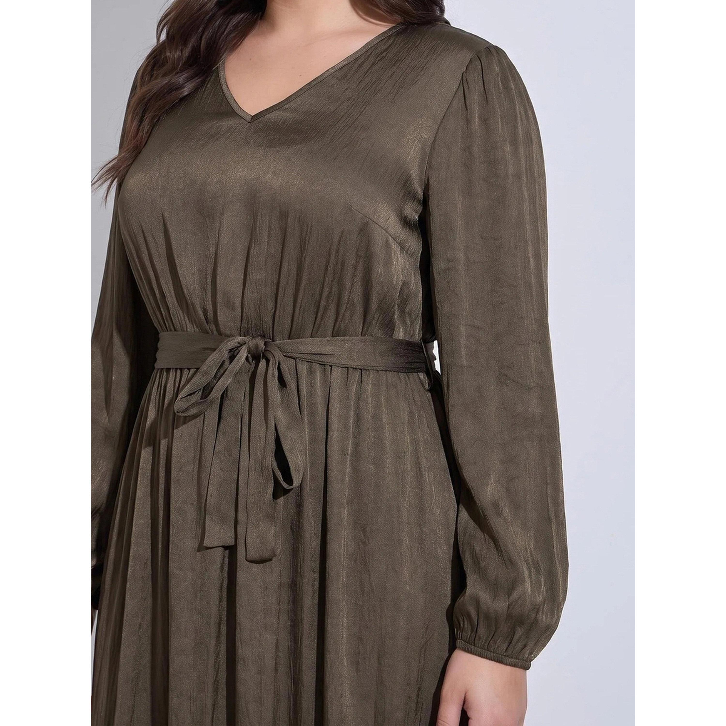 ستايلي - فستان ماكسي بني سادة من الساتان تصميم A مقاس كبير بخصر مربوط-women-clothing-dresses-image-4