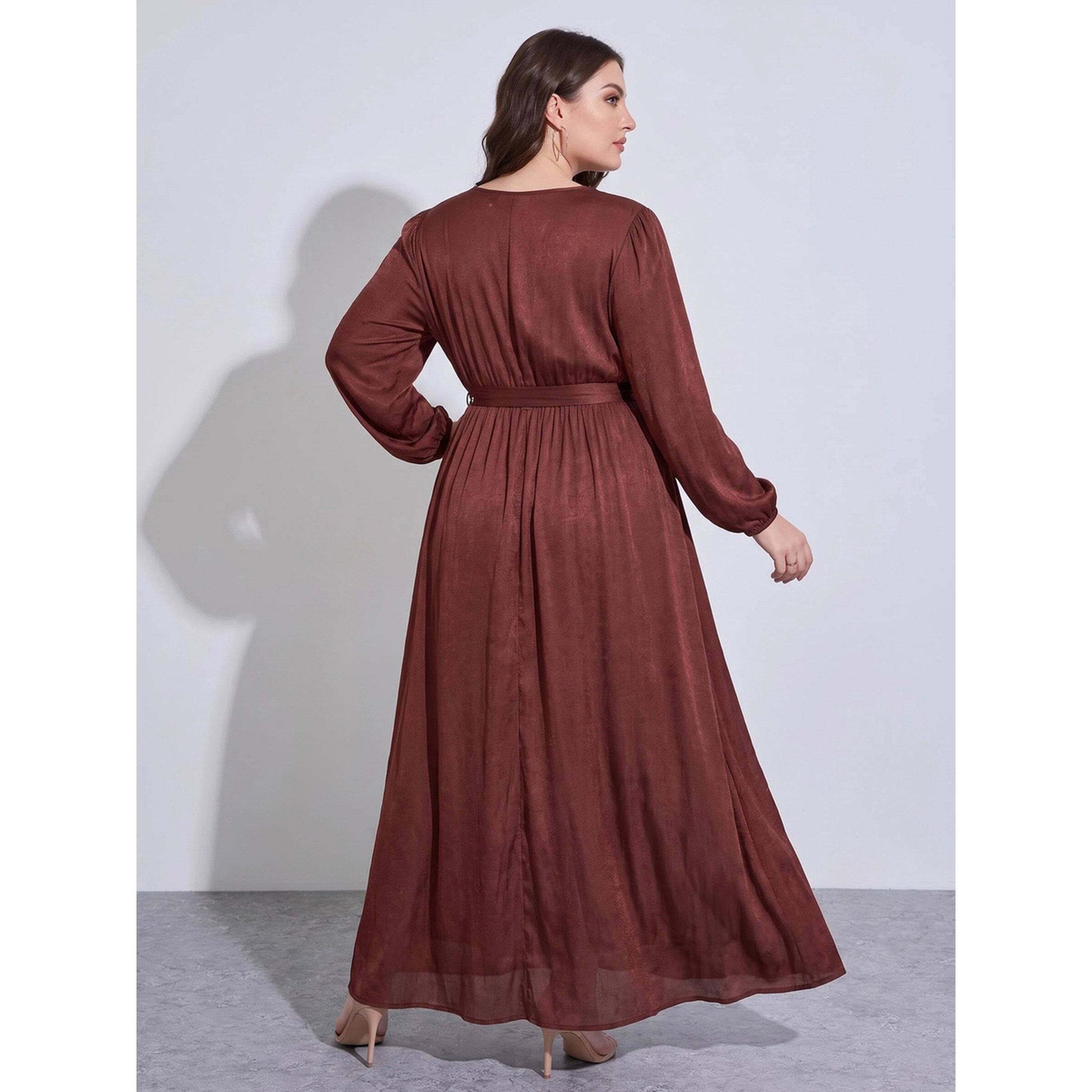 ستايلي - فستان ماكسي من الساتان بلون الصدأ السادة تصميم A مقاس كبير بخصر مربوط.-women-clothing-dresses-image-4