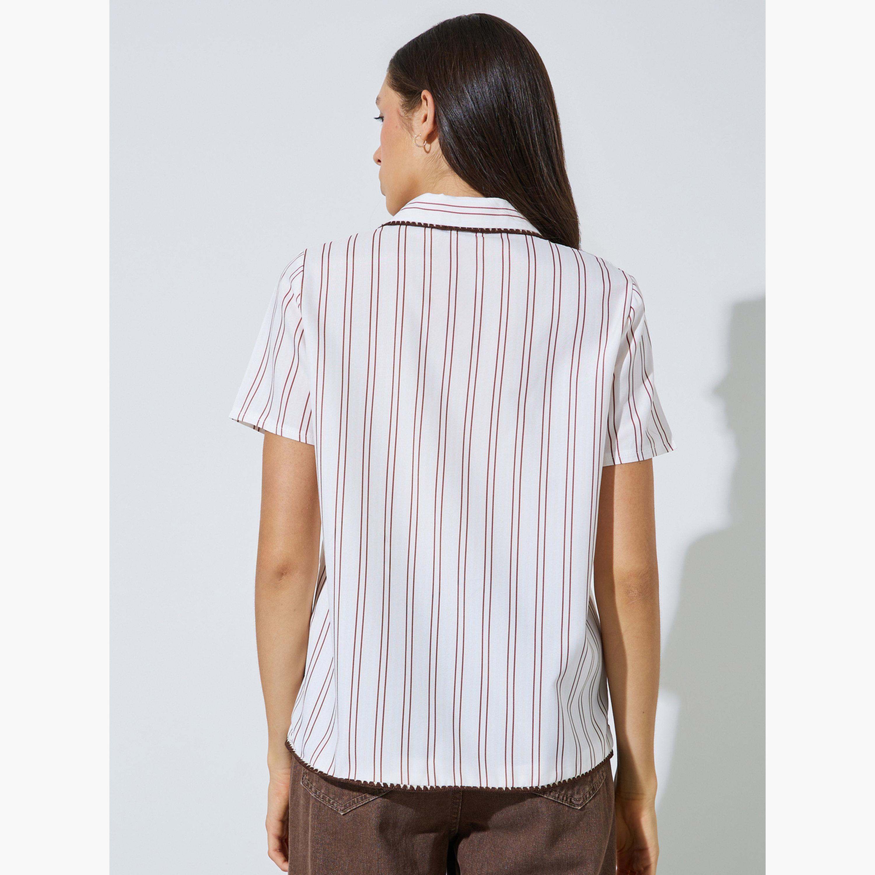 بلوزة مخططة بأكمام قصيرة وتفاصيل مُتباينة-women-clothing-shirtsandblouses-shirts-image-4