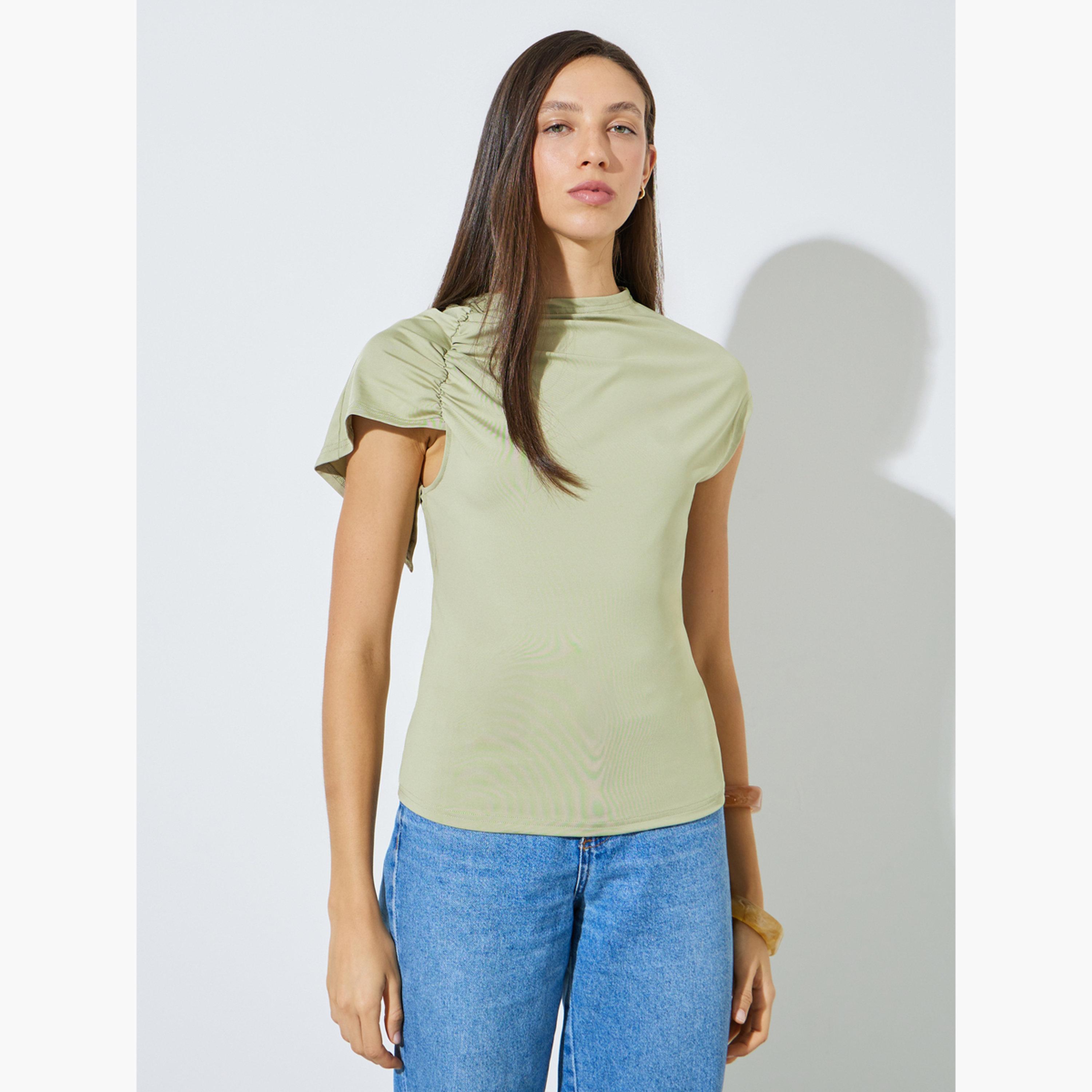 بلوزة محبوكة ضيقة بأكمام قصيرة وتفاصيل مزمومة-women-clothing-shirtsandblouses-blouses-image-1