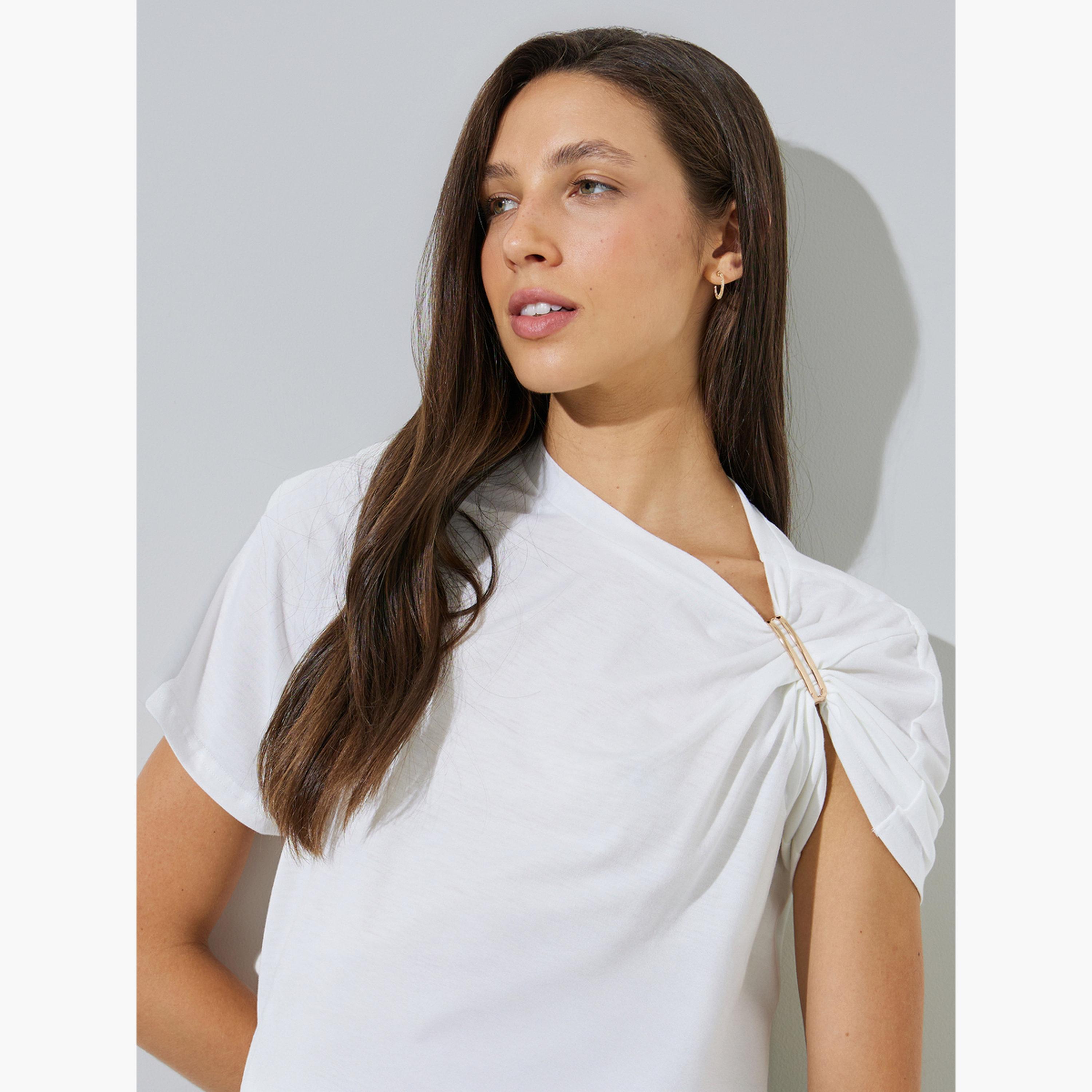 Styli White Short Sleeve Knit Top with Pin Detail-women-clothing-shirtsandblouses-blouses-image-3