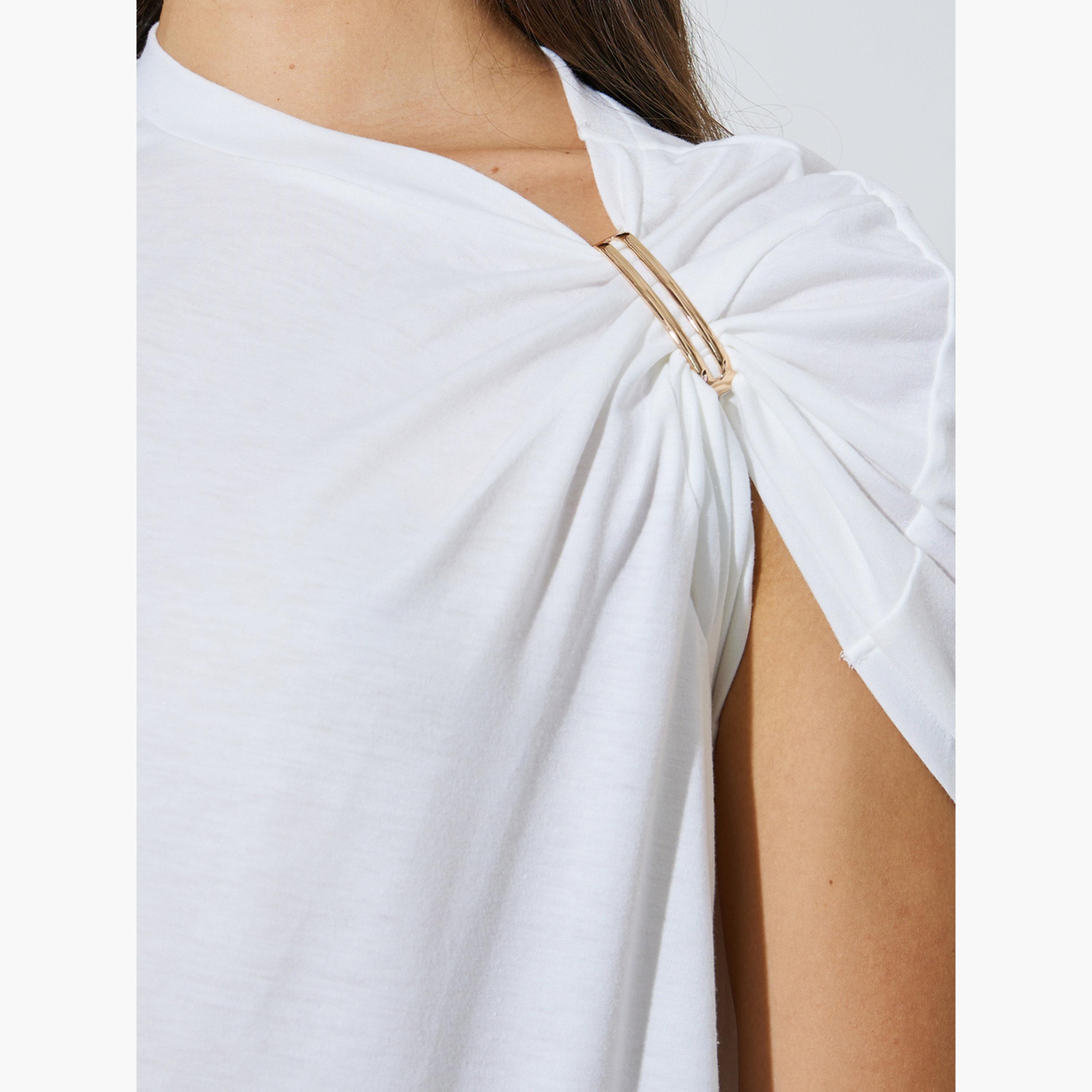 Styli White Short Sleeve Knit Top with Pin Detail-women-clothing-shirtsandblouses-blouses-image-5
