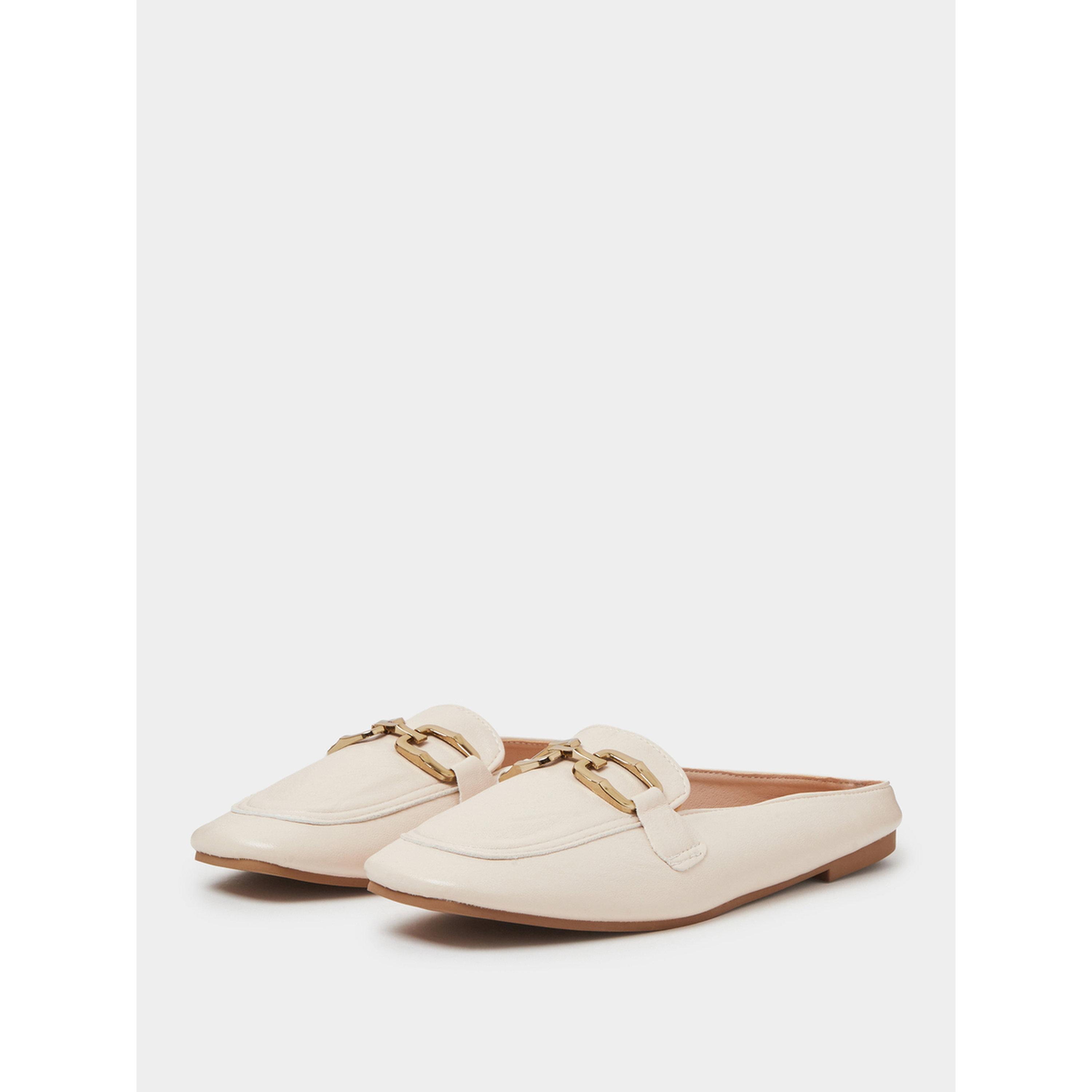 حذاء ميول بيج فلات بتفاصيل إبزيم ذهبي-women-shoes-flats-mules-image-1