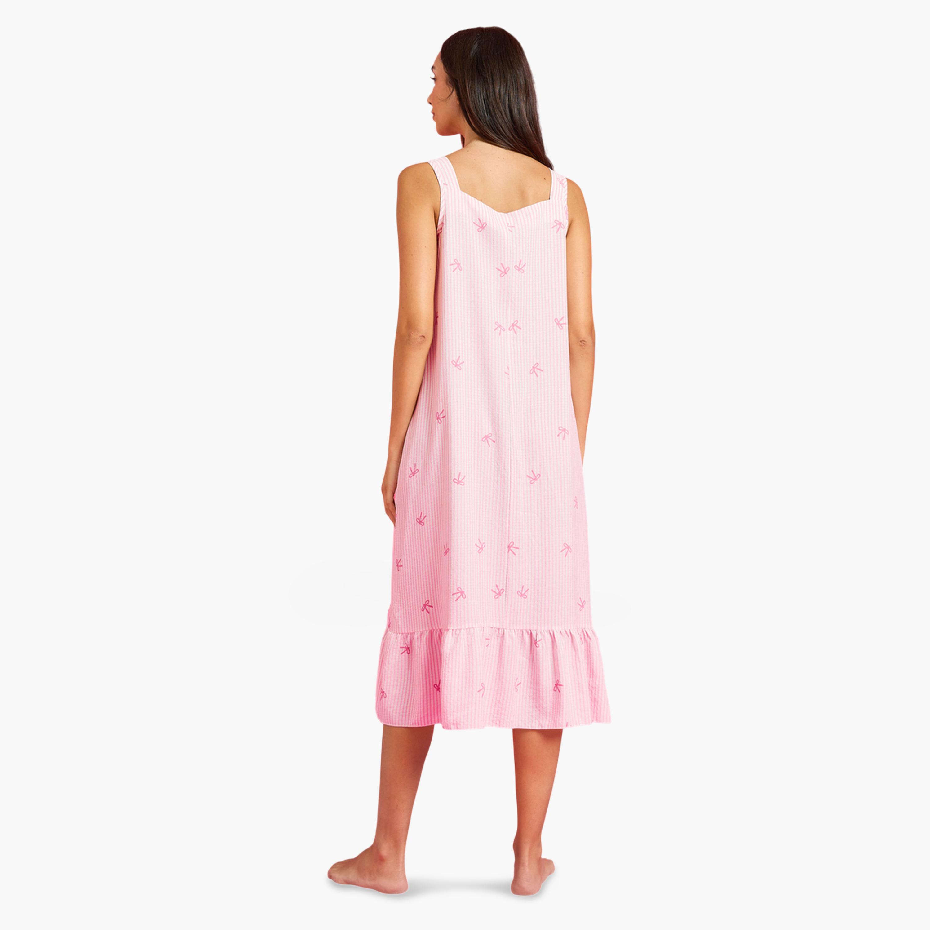 قميص نوم بجيب ومزين بكسرات مع طبعة فيونكة-women-clothing-nightwear-nighties-image-4