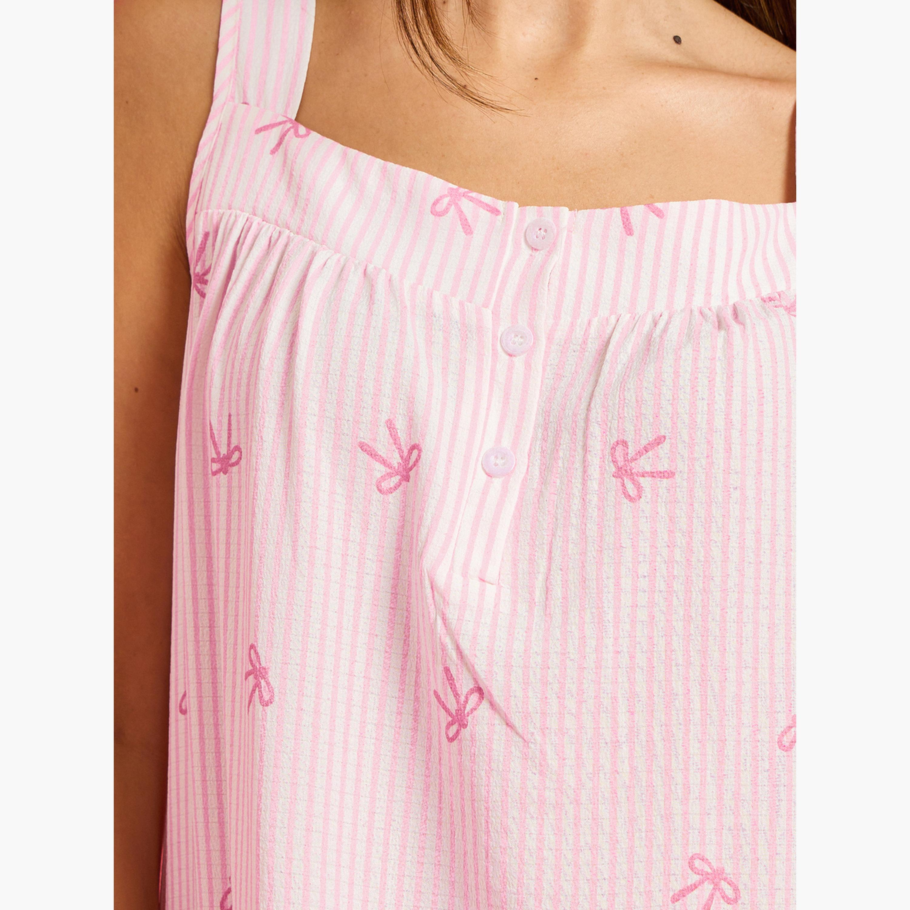 قميص نوم بجيب ومزين بكسرات مع طبعة فيونكة-women-clothing-nightwear-nighties-image-6