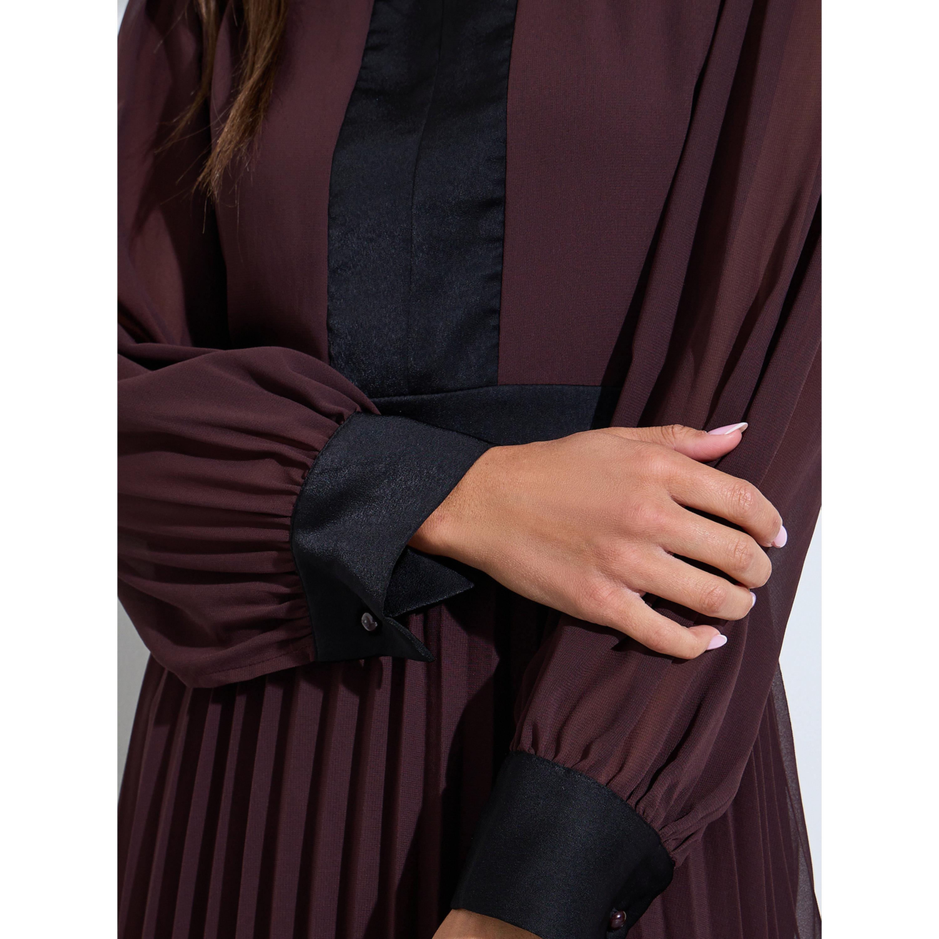 فستان طويل بحافة واسعة بتفاصيل طيات وحواف متباينة بلون بني-women-clothing-dresses-image-5