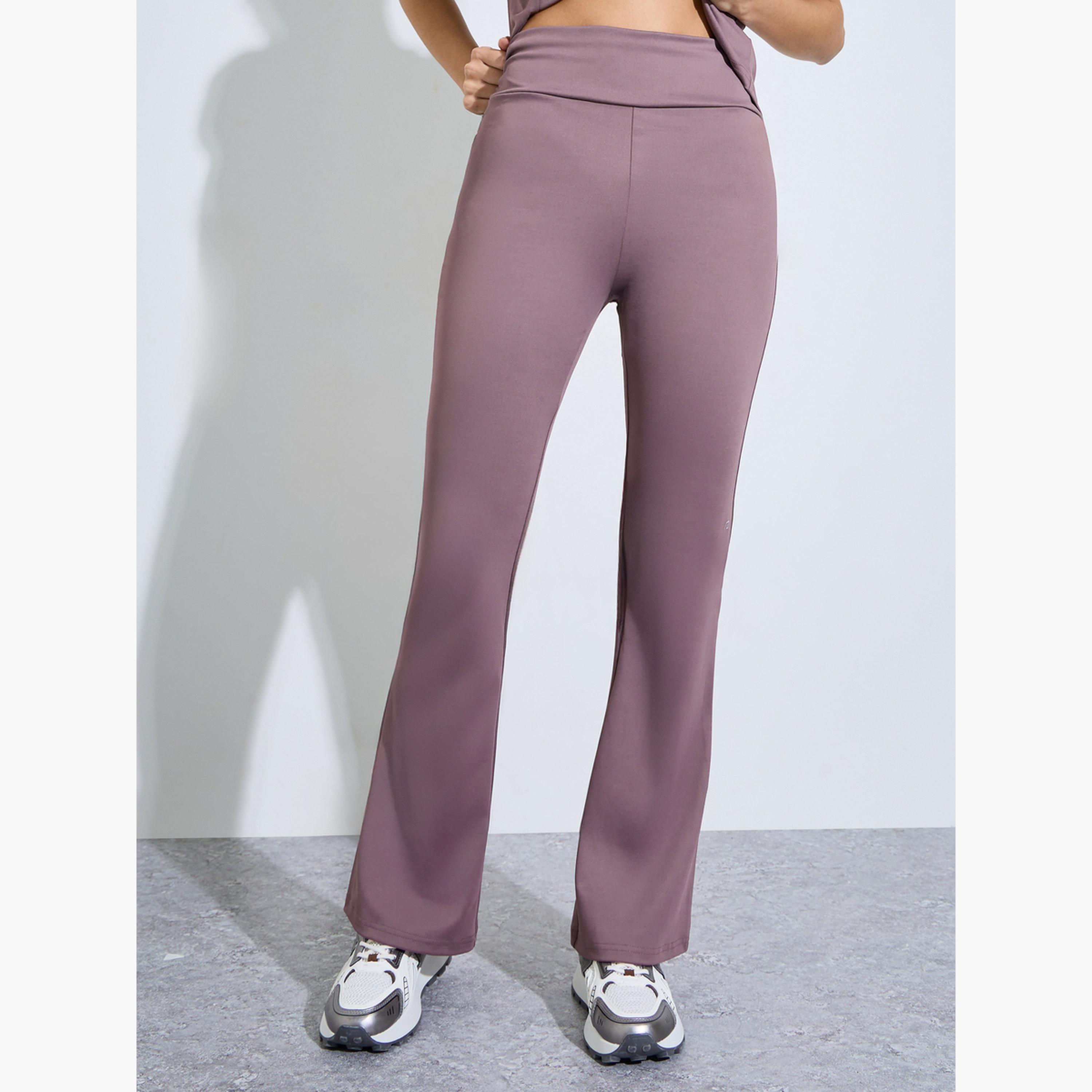 طقم من بنطال واسع مزموم على الخصر وبلوزة بفتحة جانبية وشعار-women-clothing-coordsets-image-5