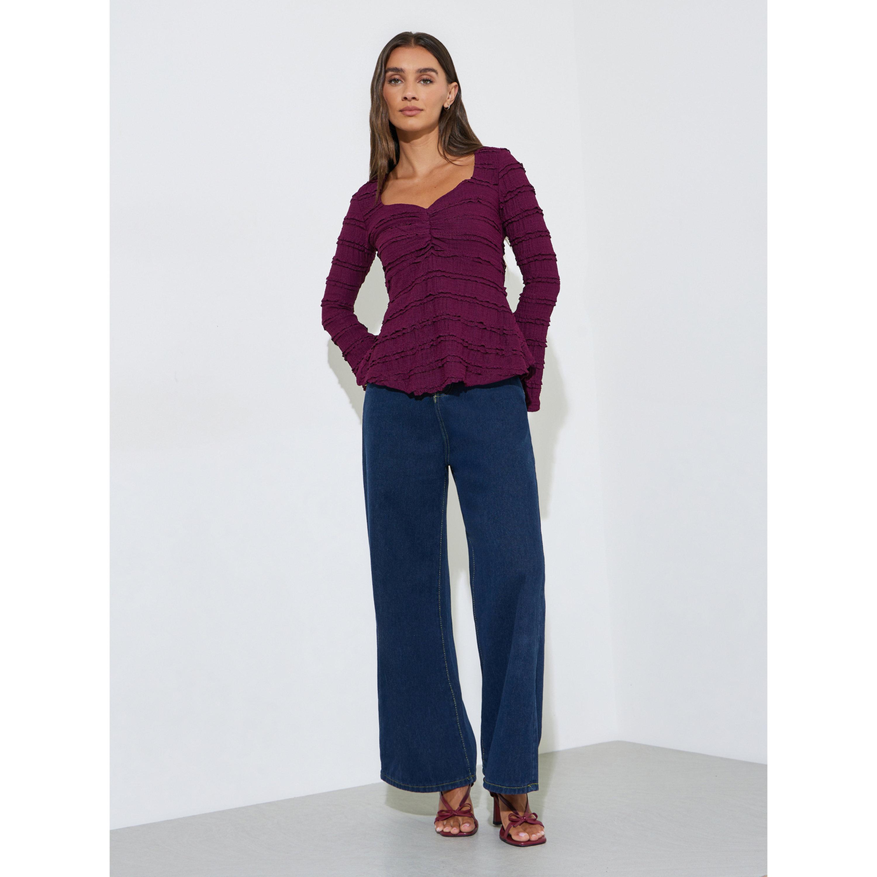 بلوزة بببلوم بأكمام طويلة بتفاصيل بارزة الملمس باللون العنابي-women-clothing-shirtsandblouses-blouses-image-2