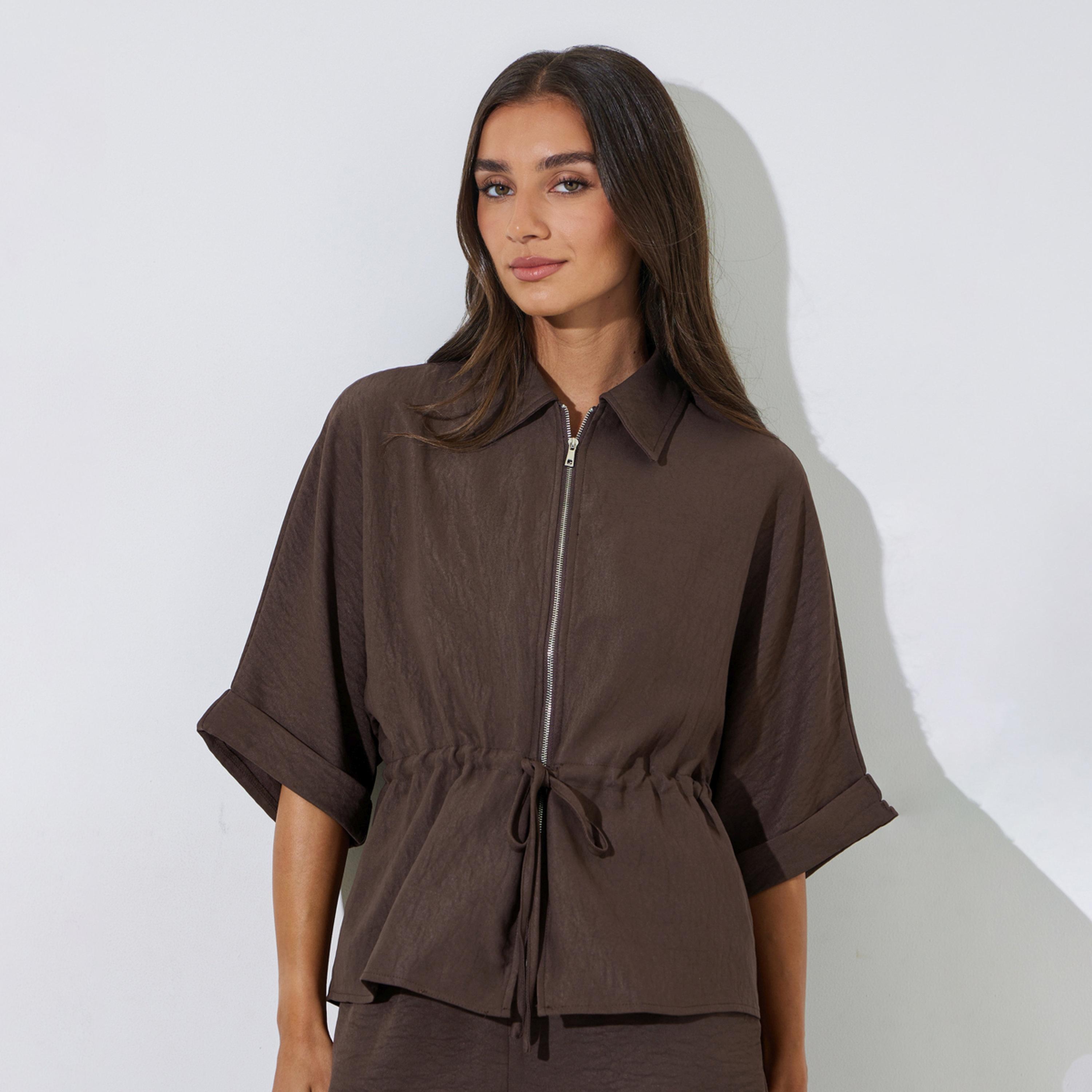 جاكيت بلوزة بسحاب ورباط خصر سادة باللون البني-women-clothing-shirtsandblouses-blouses-image-1