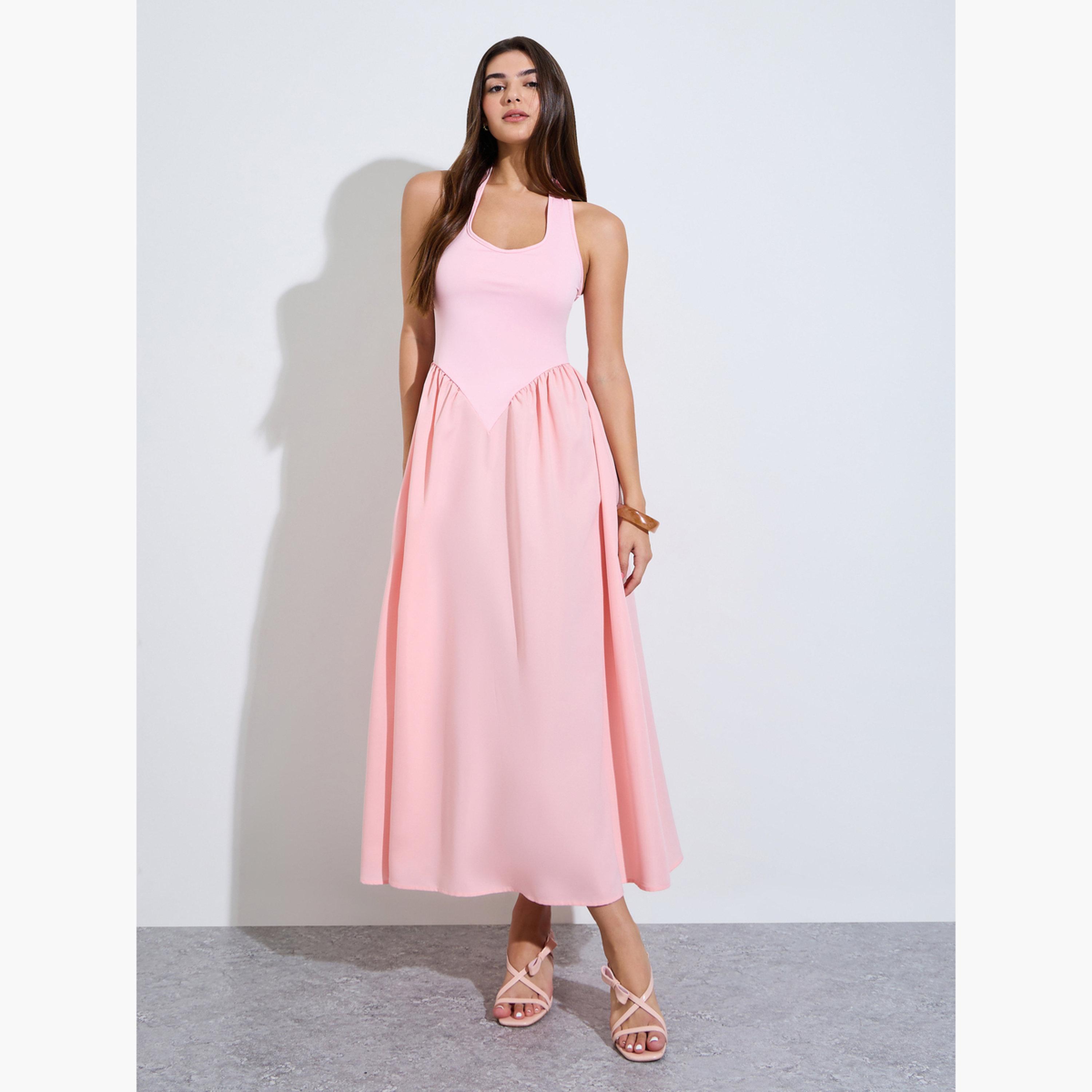 فستان طويل بحافة واسعة وياقة هولتر-women-clothing-dresses-image-1