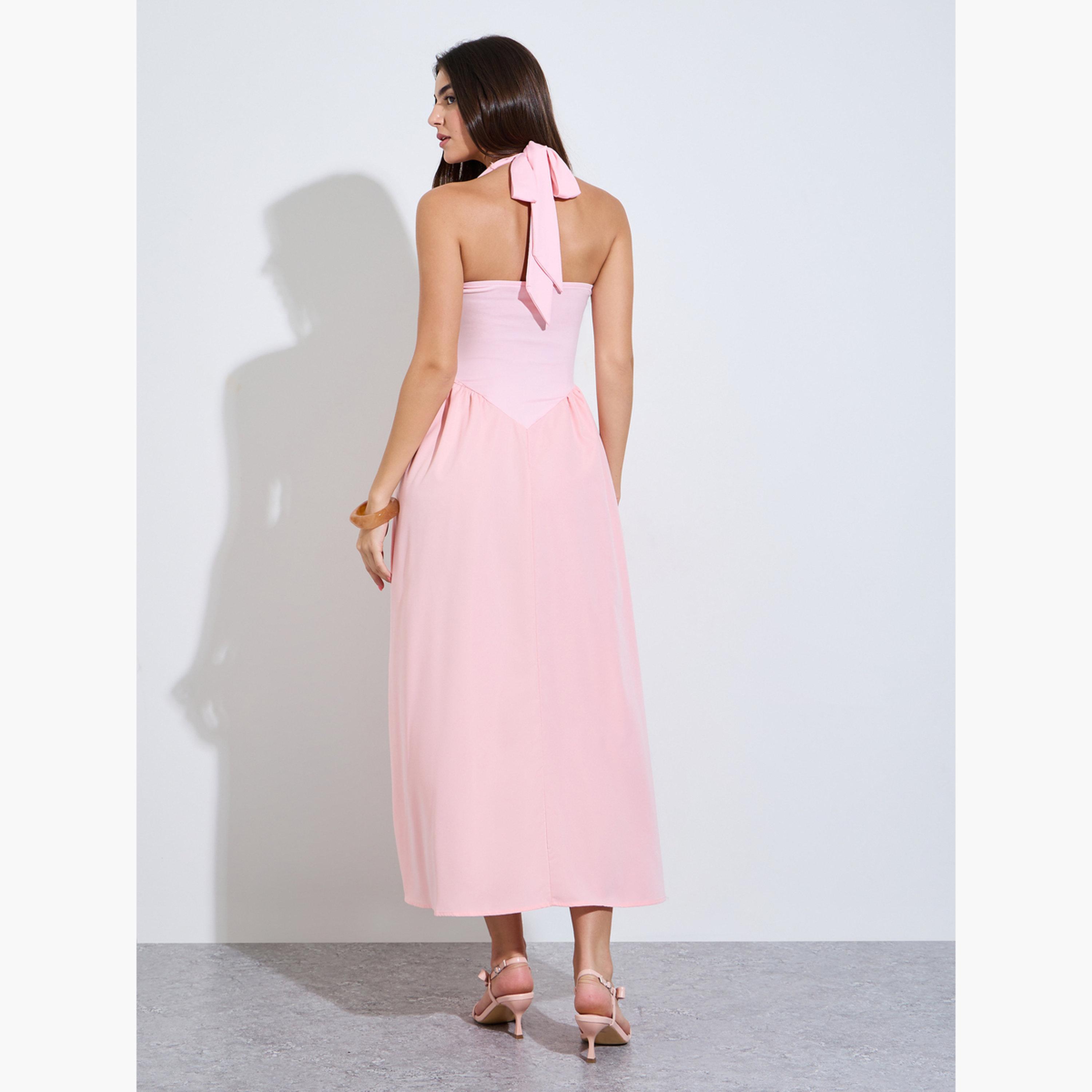 فستان طويل بحافة واسعة وياقة هولتر-women-clothing-dresses-image-4