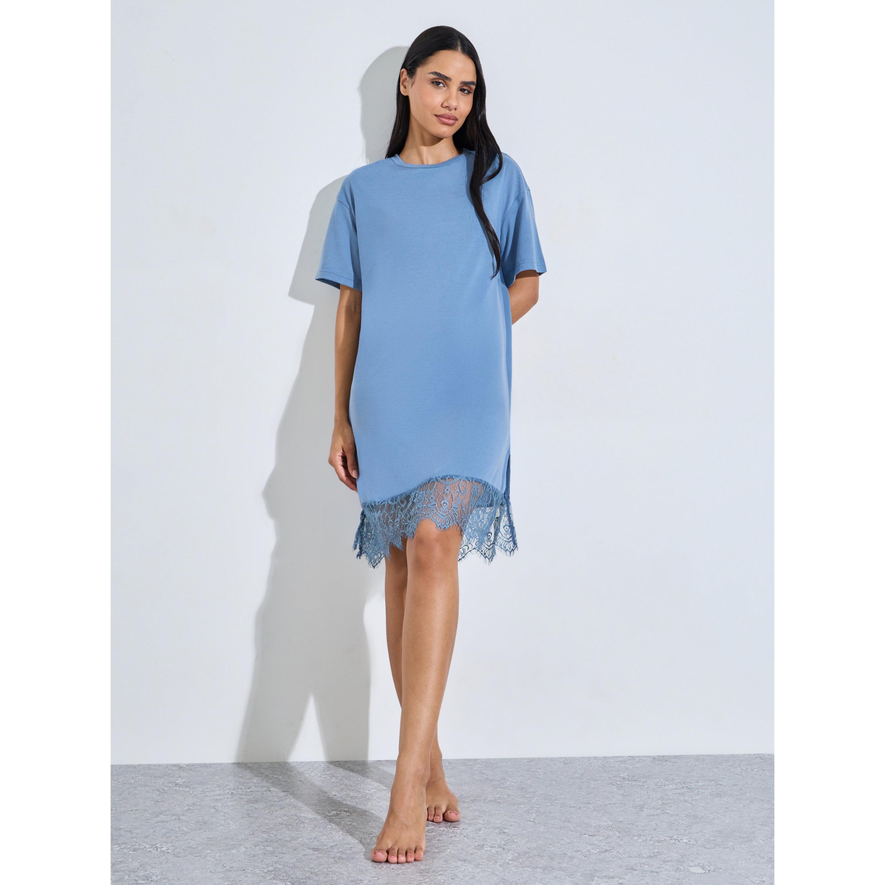 قميص نوم بأكمام قصيرة وحافة دانتيل سادة باللون الأزرق-women-clothing-nightwear-nighties-image-2