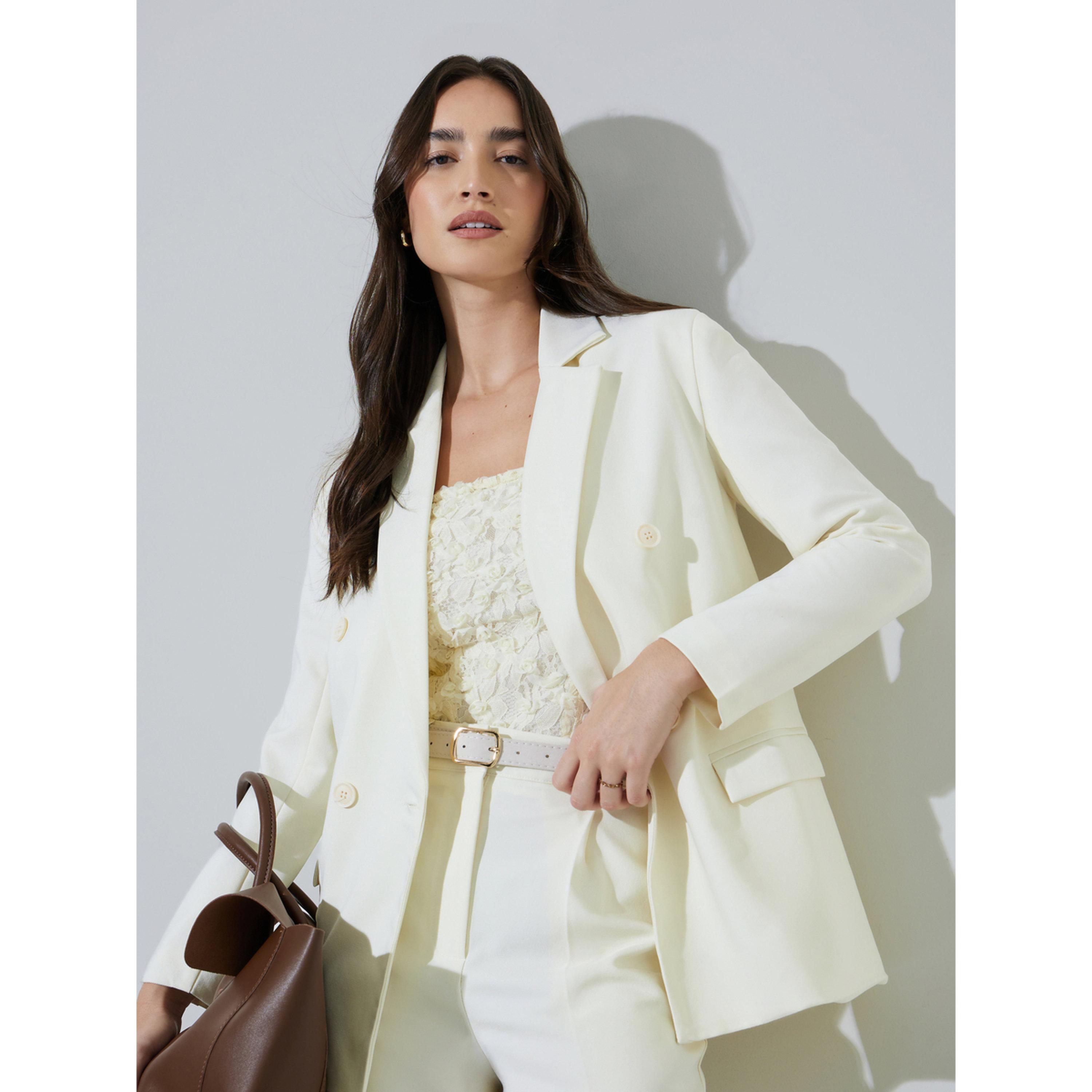 بليزر بأزرار مزدوجة وقصة مستقيمة-women-clothing-coatsandjackets-blazers-image-3