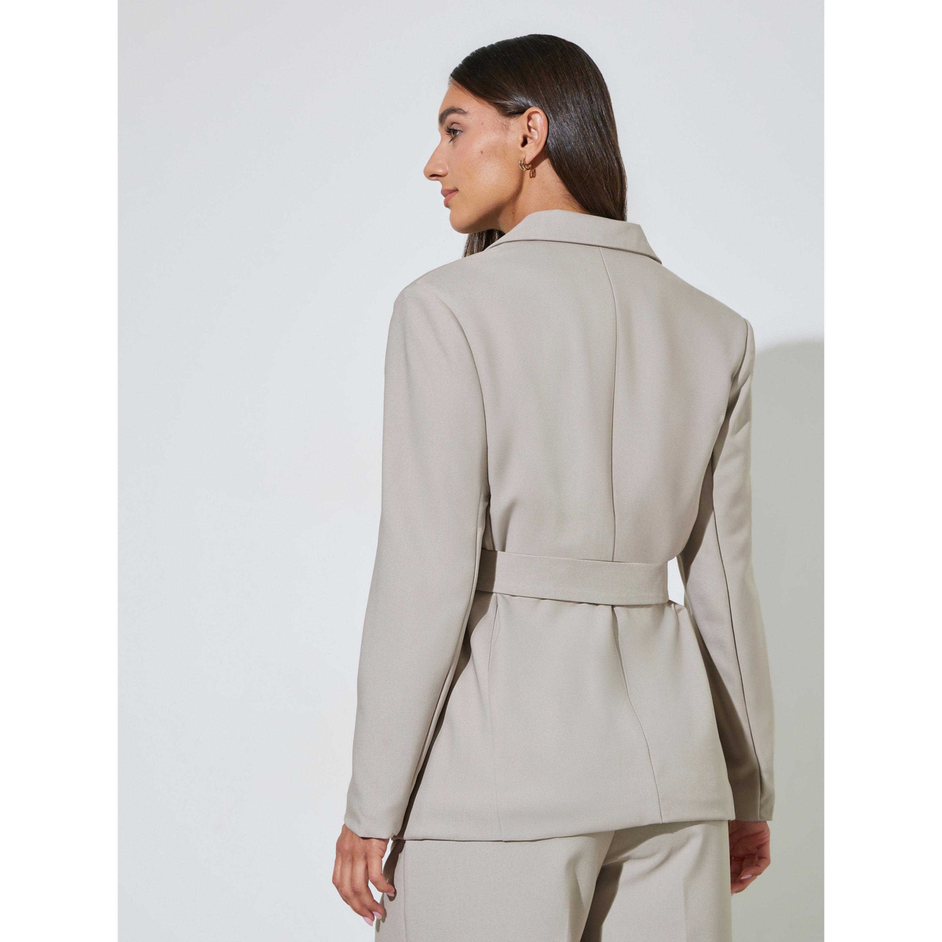 بليزر بحزام وقصة عادية باللون الرمادي-women-clothing-coatsandjackets-blazers-image-4