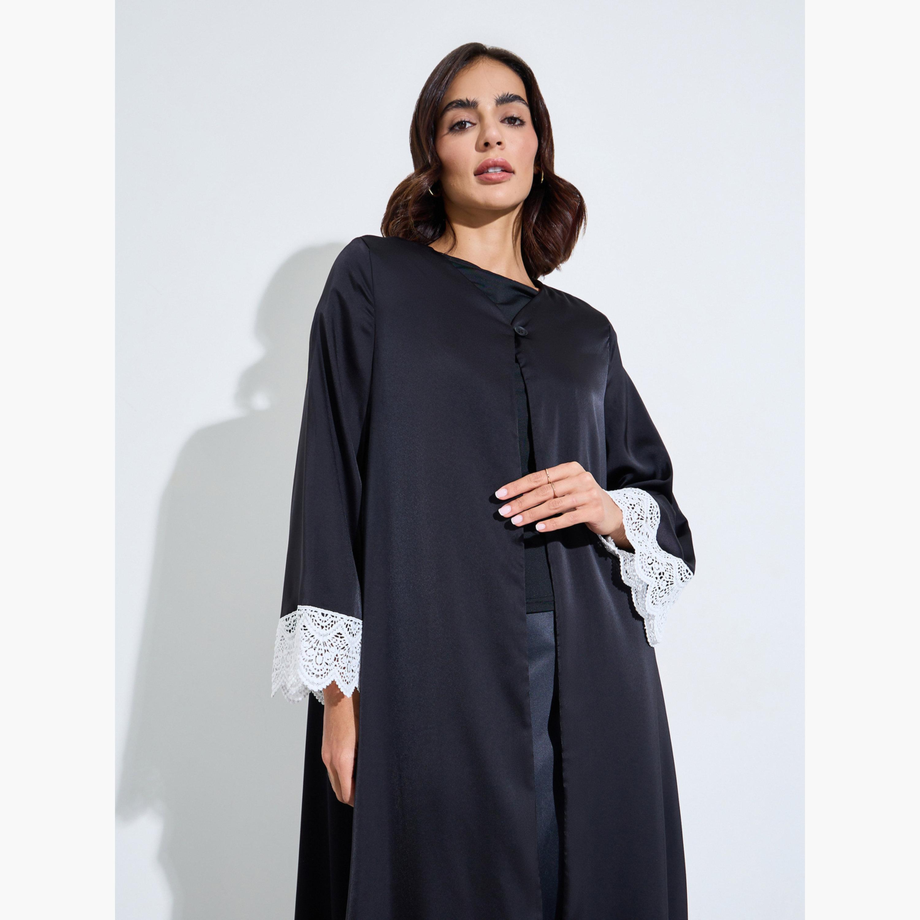 عباية مفتوحة من الأمام بلون سادة مع حواف دانتيل ناعم لون أسود-women-arabicclothing-abayas-image-2