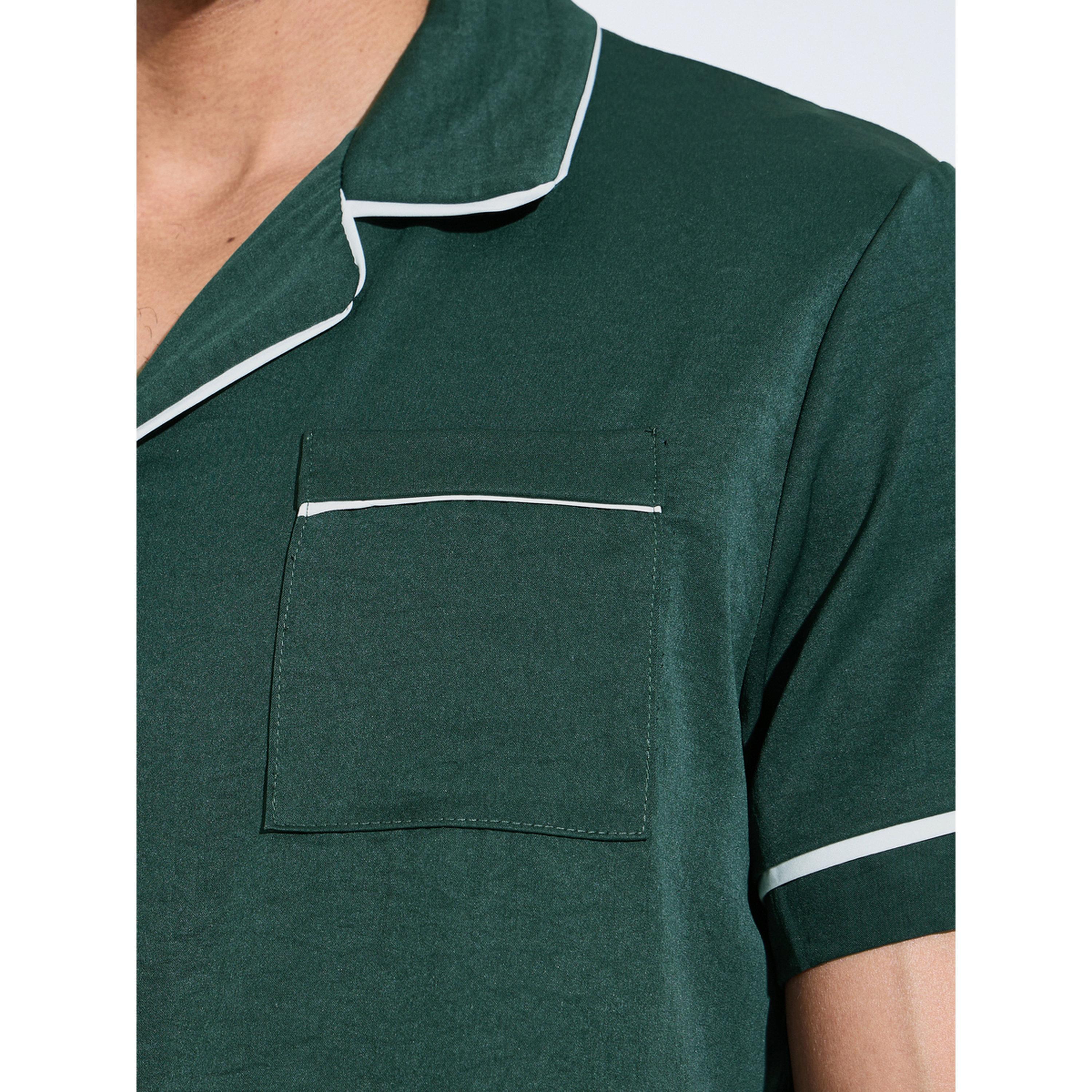 طقم بيجاما من قميص وشورت سادة وأطراف متباينة أخضر داكن-men-clothing-nightwear-sets-image-6