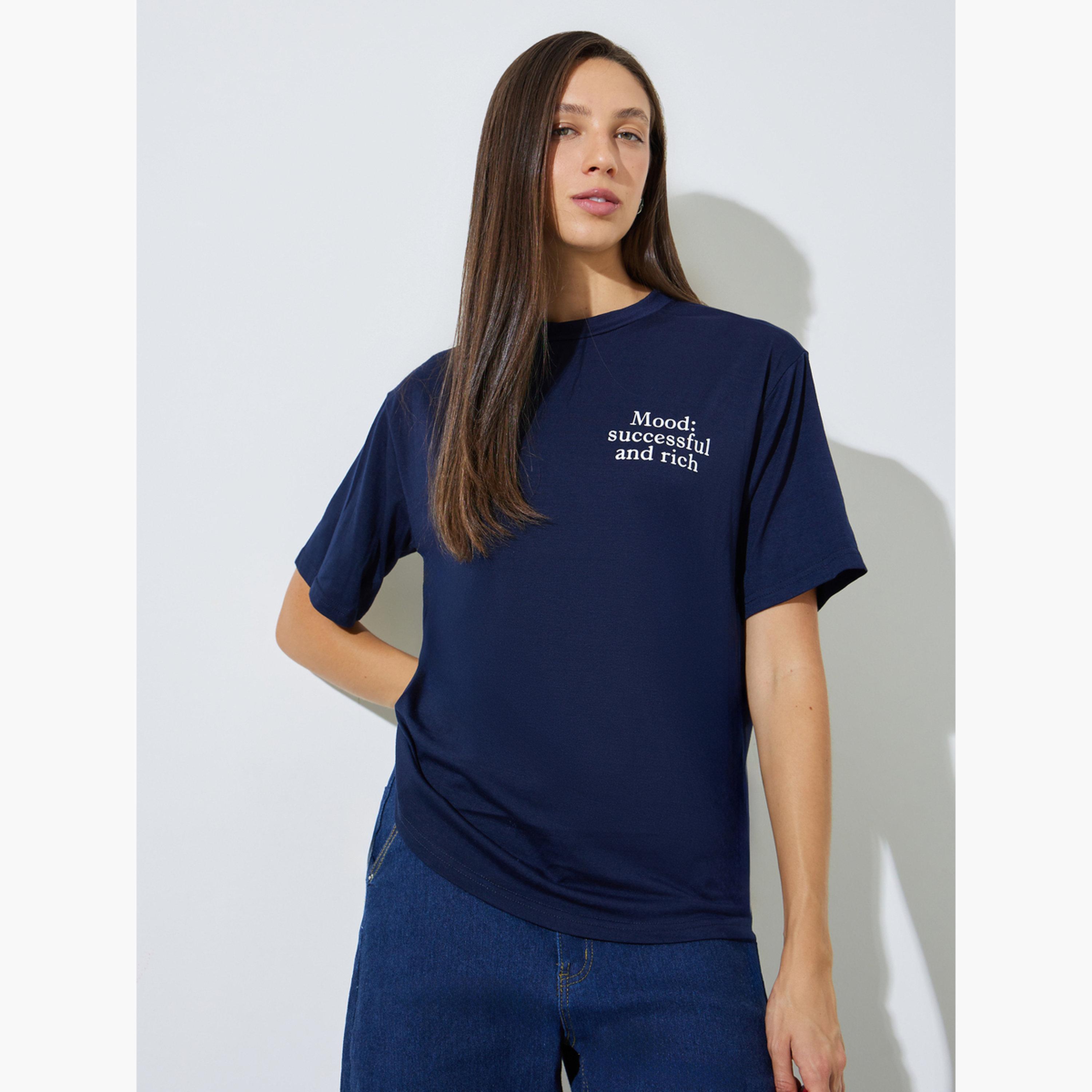 تيشيرت واسع بياقة دائرية وطبعة شعار-women-clothing-tshirts-image-1