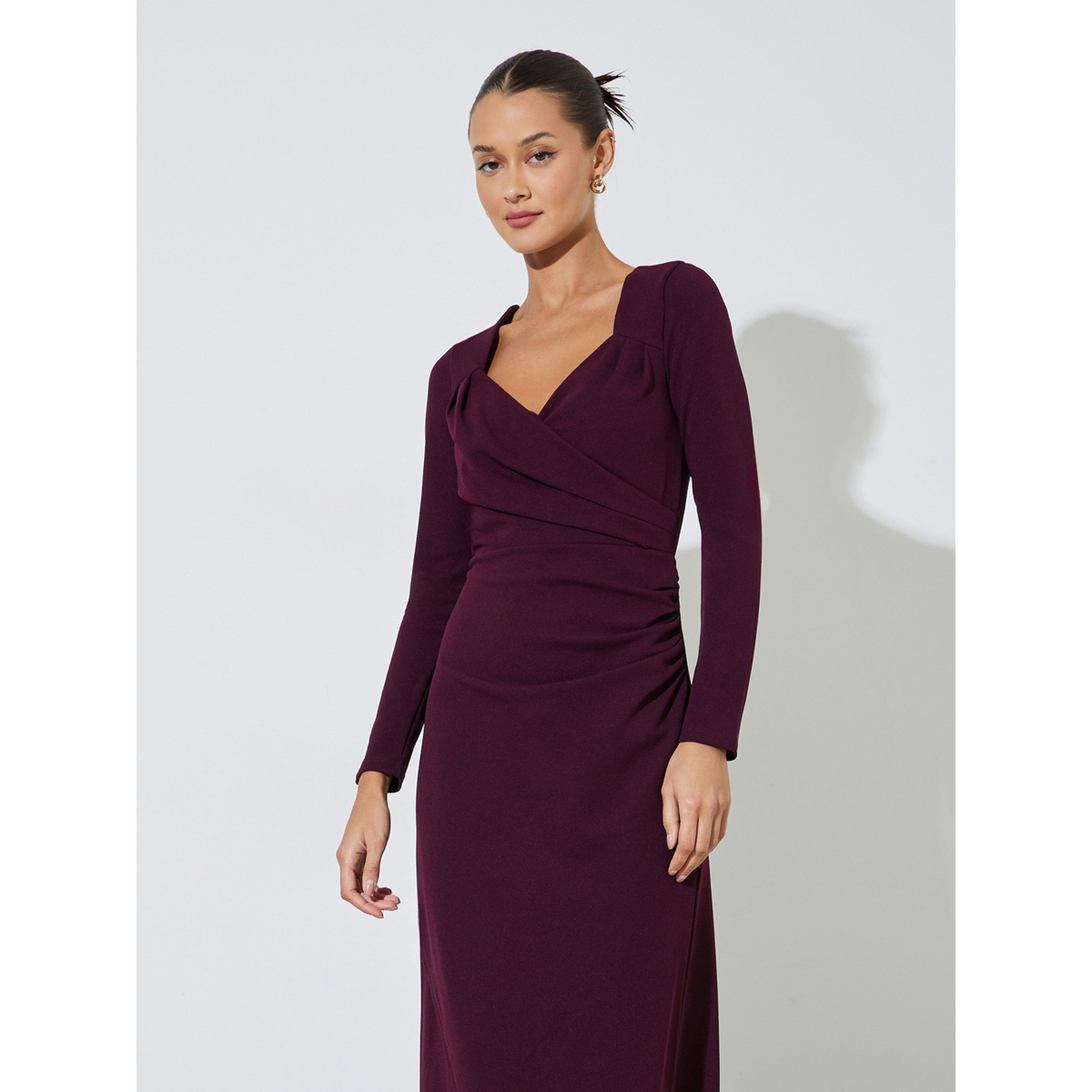فستان طويل ضيق بورغندي سادة بفتحة جانبية وتفاصيل كسرات-women-clothing-dresses-image-2