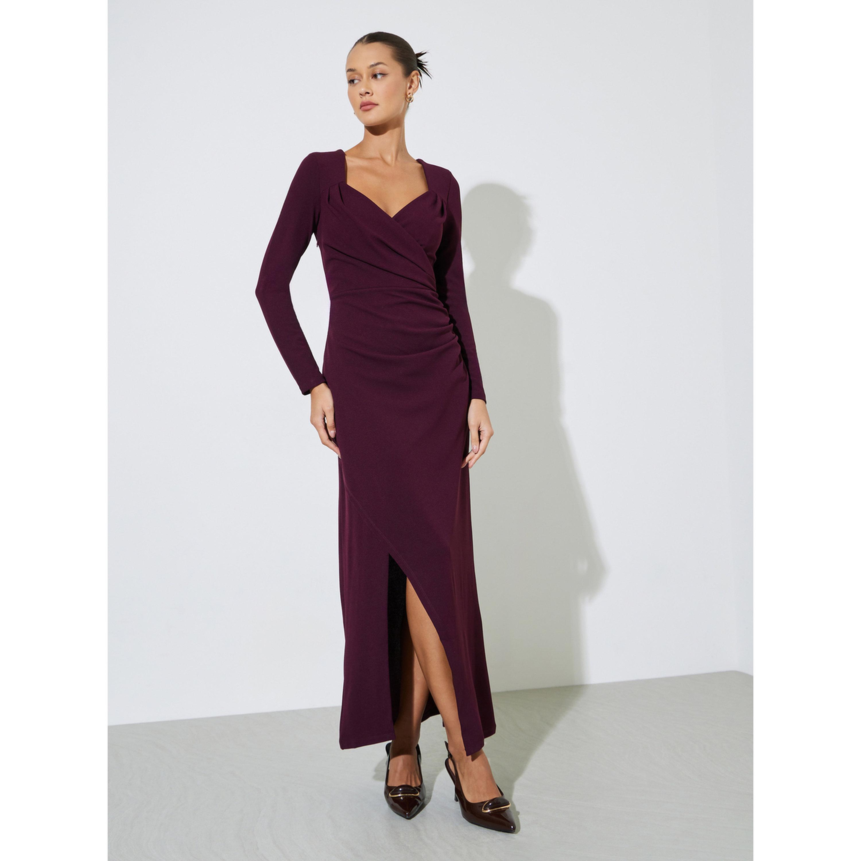 فستان طويل ضيق بورغندي سادة بفتحة جانبية وتفاصيل كسرات-women-clothing-dresses-image-3