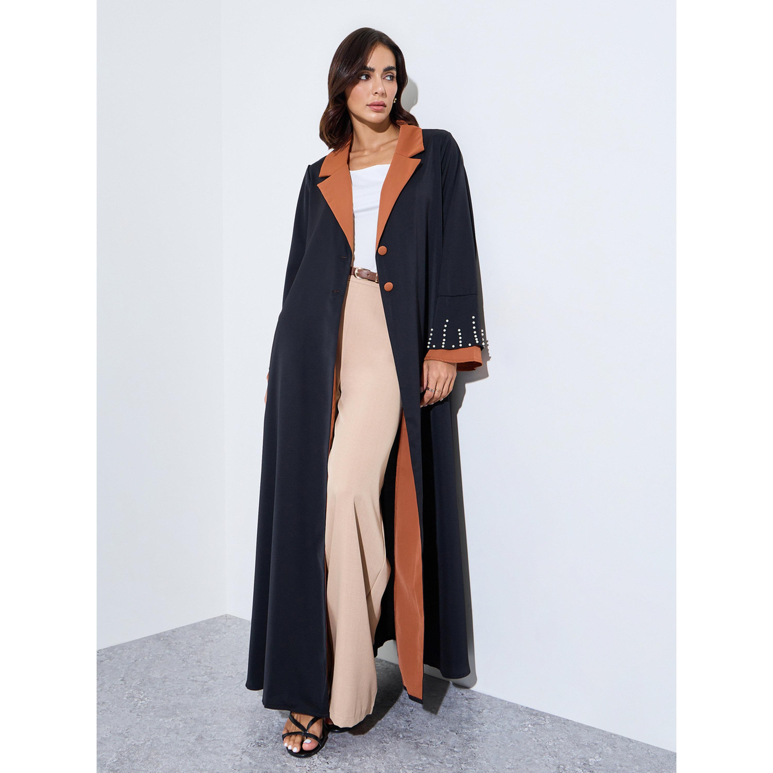 عباية بأكمام مزينة وياقة متباينة-women-arabicclothing-abayas-image-1