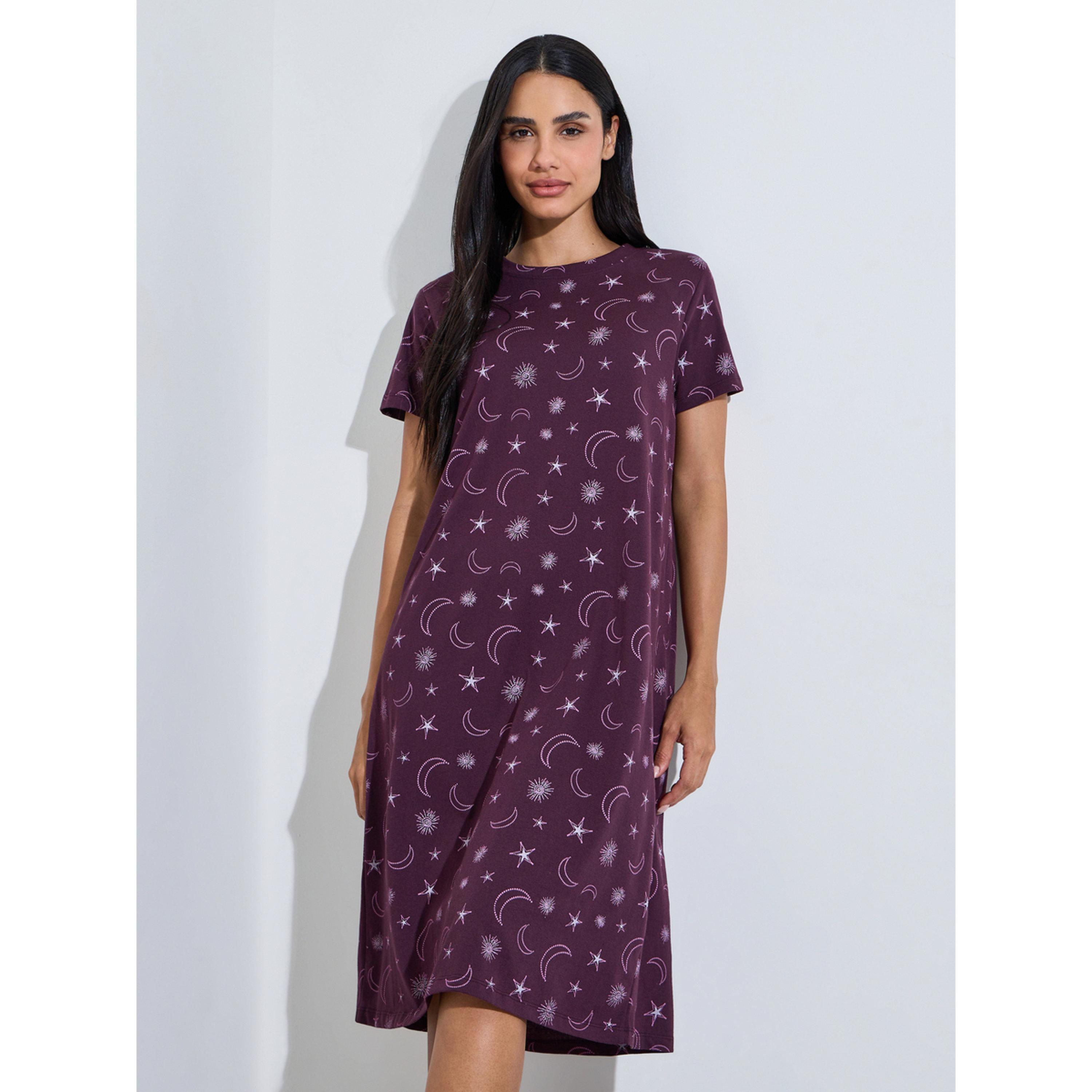 عبوة من قطعتين - قميص نوم ميدي بأكمام قصيرة وطبعة النجوم والقمر متعدد الألوان-women-clothing-nightwear-nighties-image-3