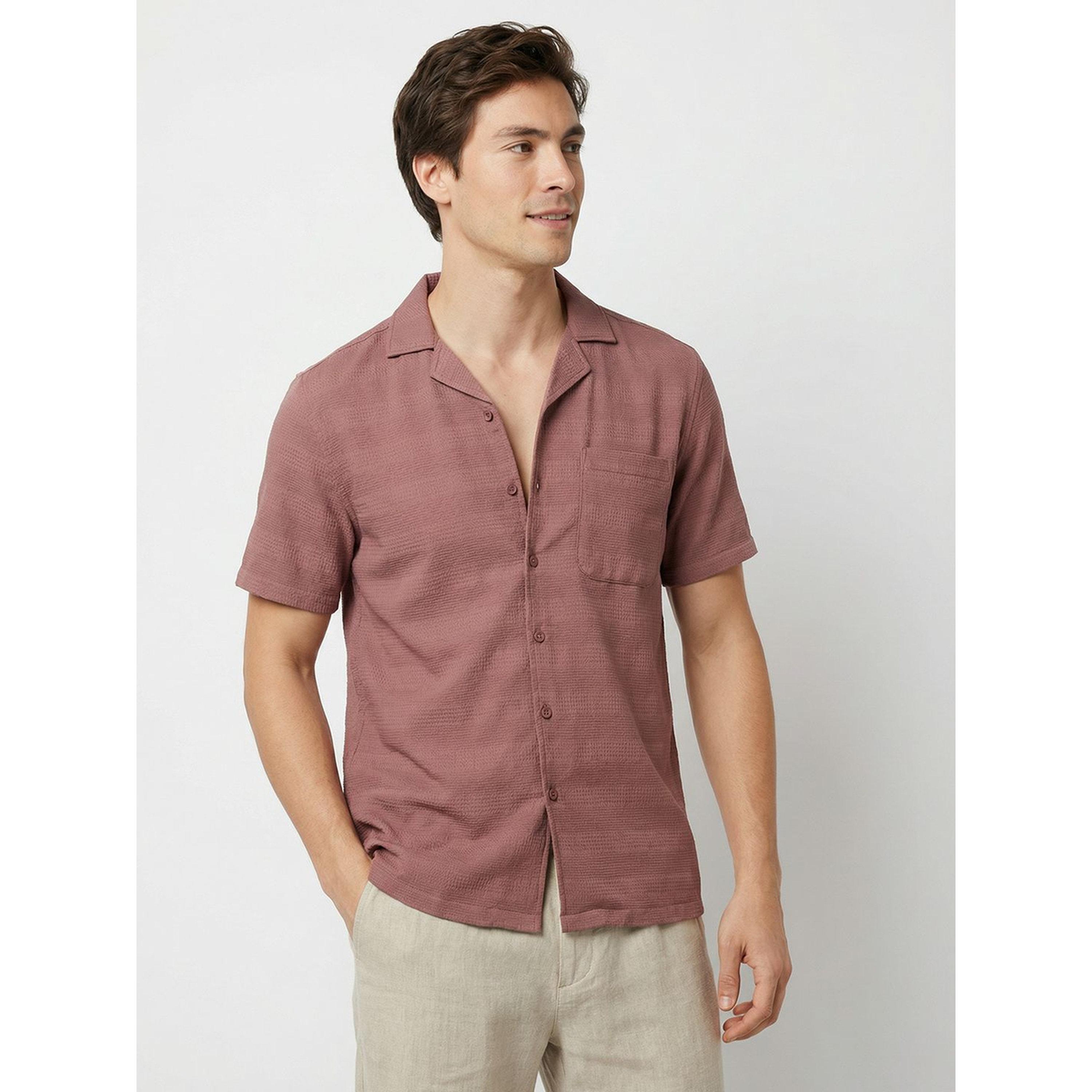 قميص كاجوال بياقة كوبية وتهميم بارز الملمس للرجال-men-clothing-shirts-image-1
