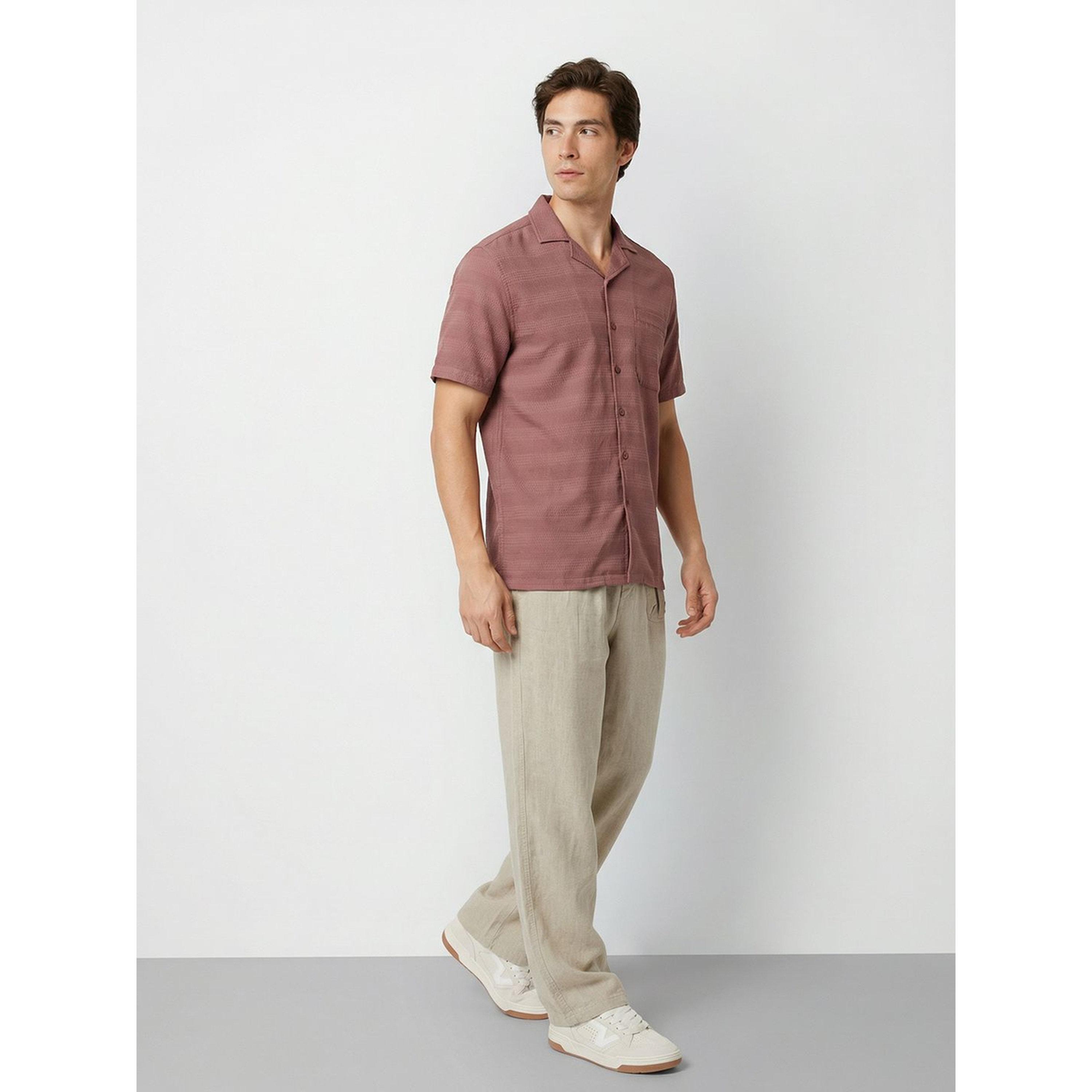 قميص كاجوال بياقة كوبية وتهميم بارز الملمس للرجال-men-clothing-shirts-image-2