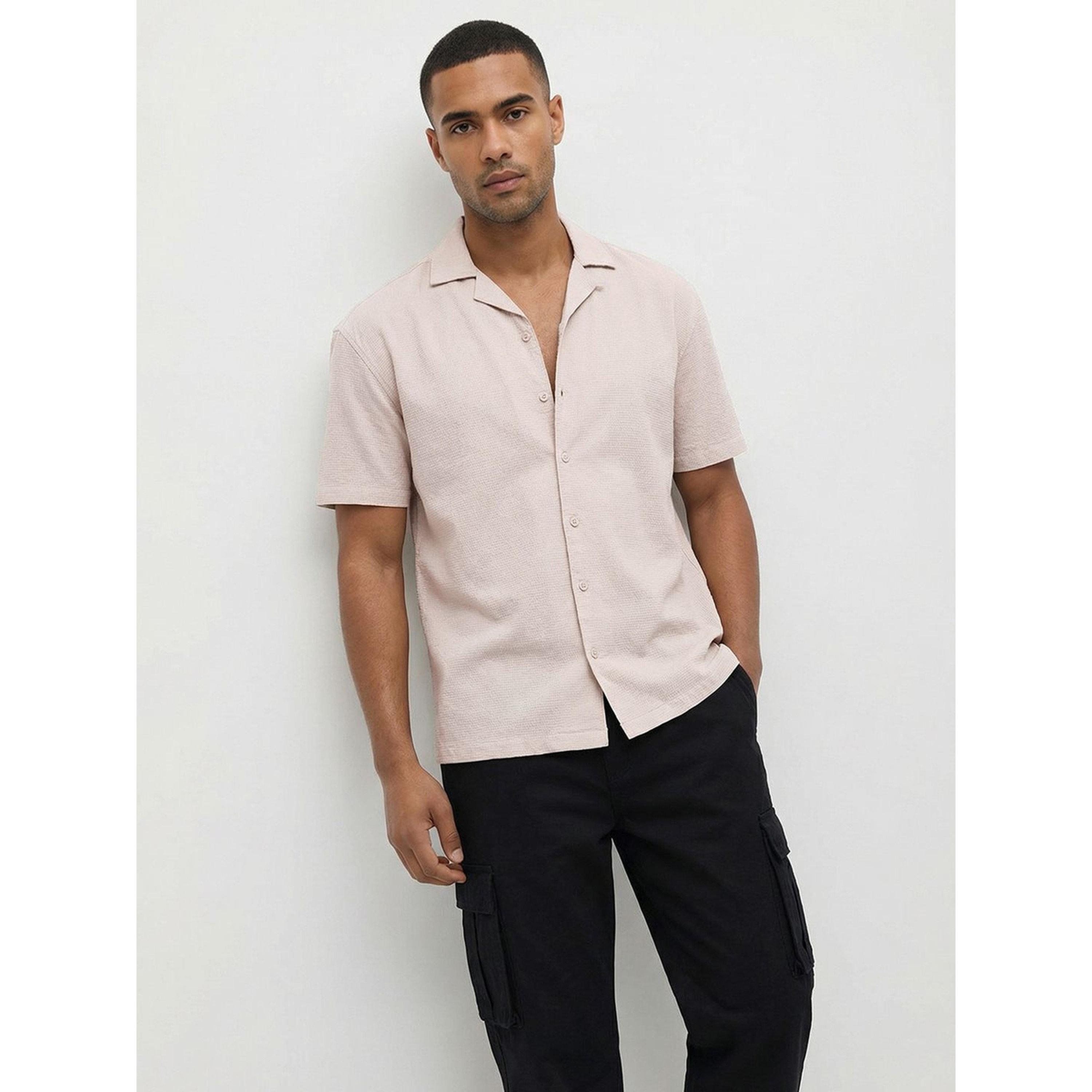 قميص كاجوال قطن غير شفاف بتصميم بارز الملمس للرجال-men-clothing-shirts-image-1