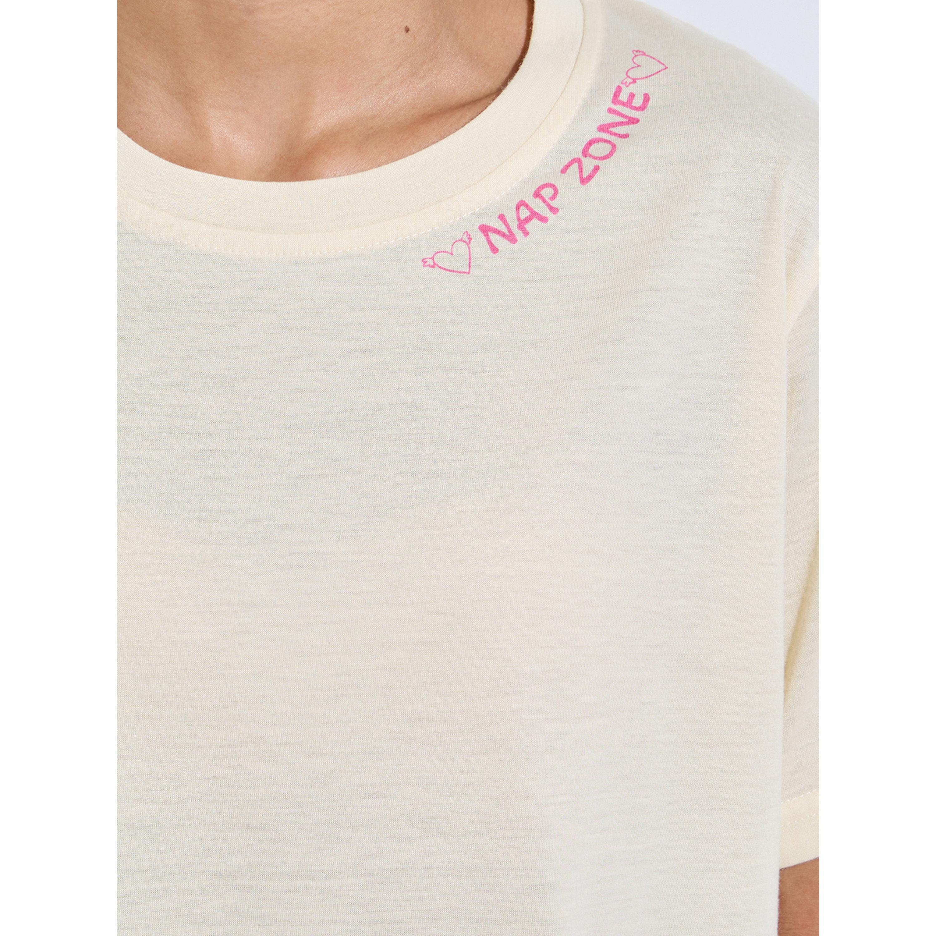 طقم بيجاما من بنطال بطبعة مربعات وتيشيرت بطبعة كتابة-women-clothing-nightwear-pyjamas-longsets-image-6