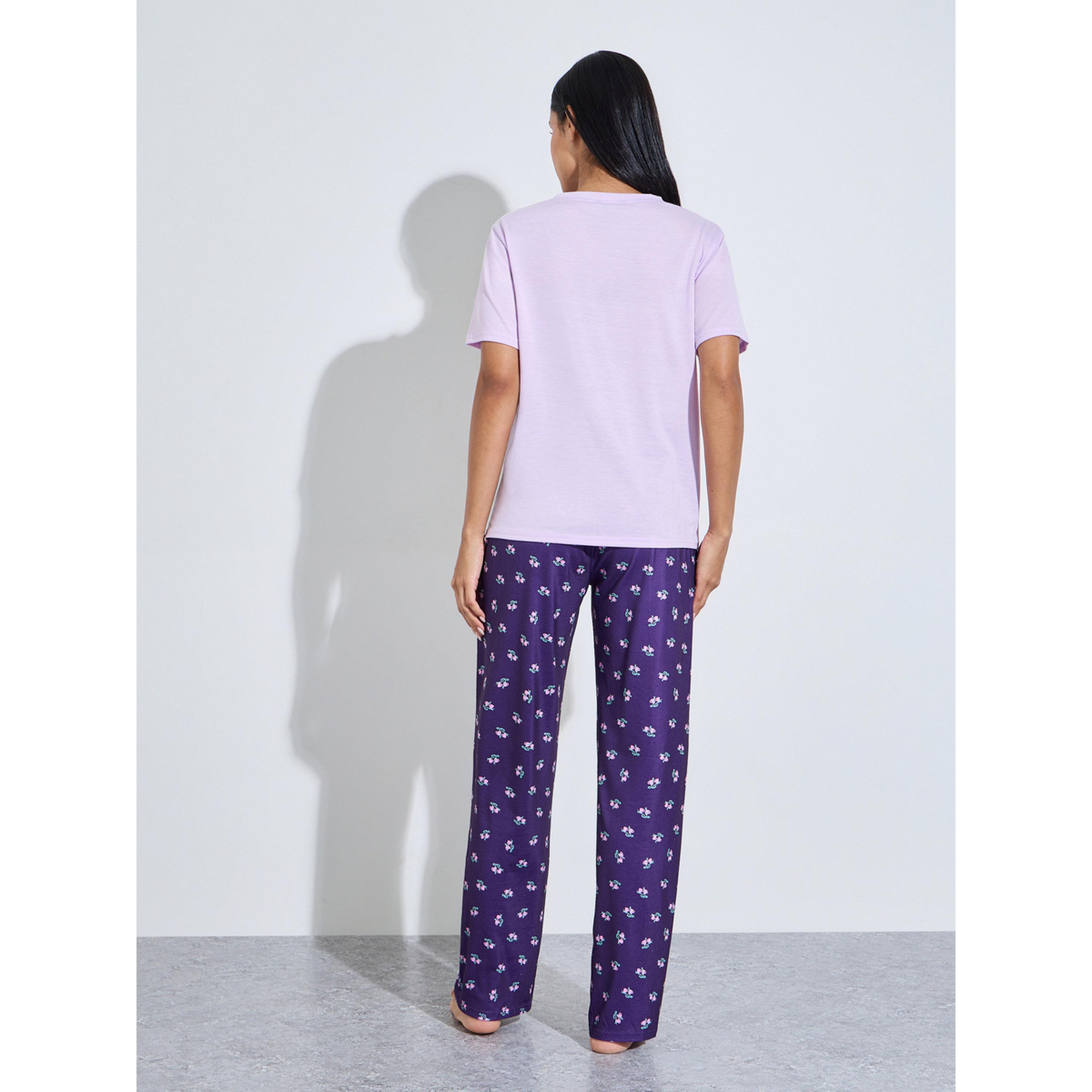 طقم بيجاما من بنطال بنمط طبعة أزهار كاملة وتيشيرت بطبعة شعار متعدد الألوان-women-clothing-nightwear-pyjamas-longsets-image-2