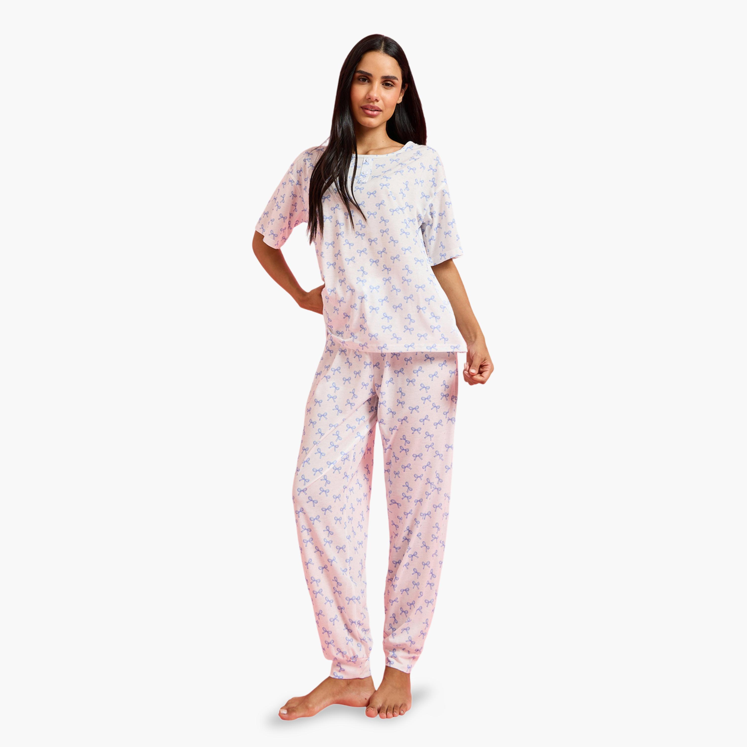 طقم بيجاما من بنطال وتيشيرت وطبعة عقدة بالكامل متعدد الألوان-women-clothing-nightwear-pyjamas-longsets-image-1