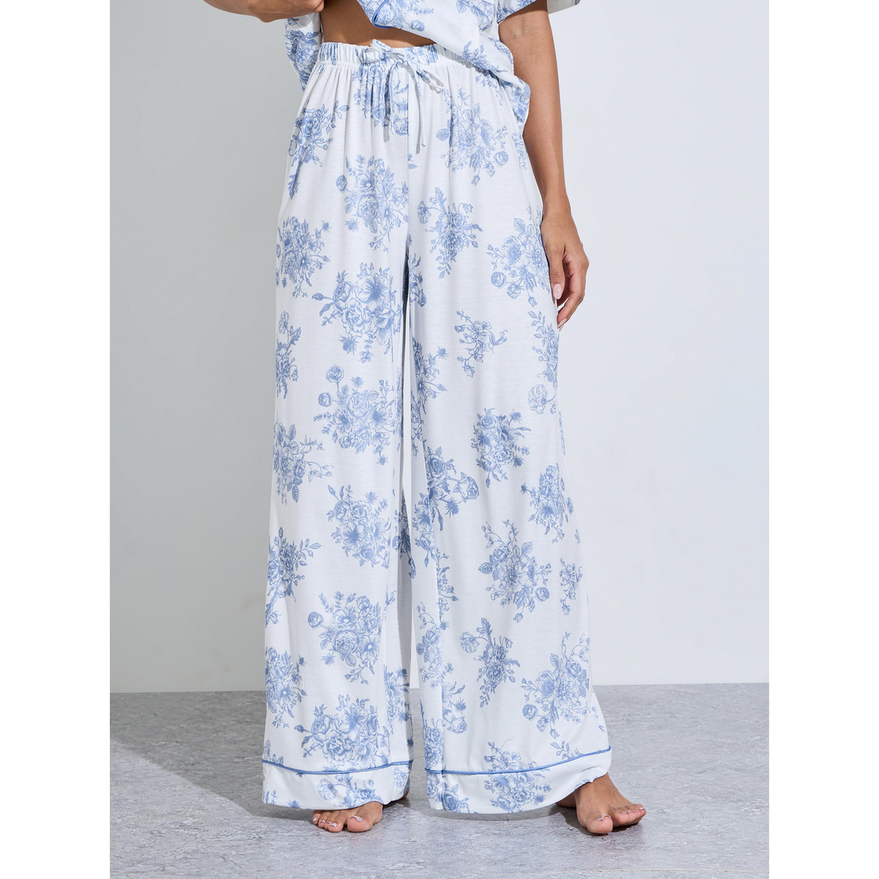 طقم بيجاما من بنطال بأرجل واسعة وبلوزة بأكمام قصيرة وطبعة أزهار متعدد الألوان-women-clothing-nightwear-pyjamas-longsets-image-4