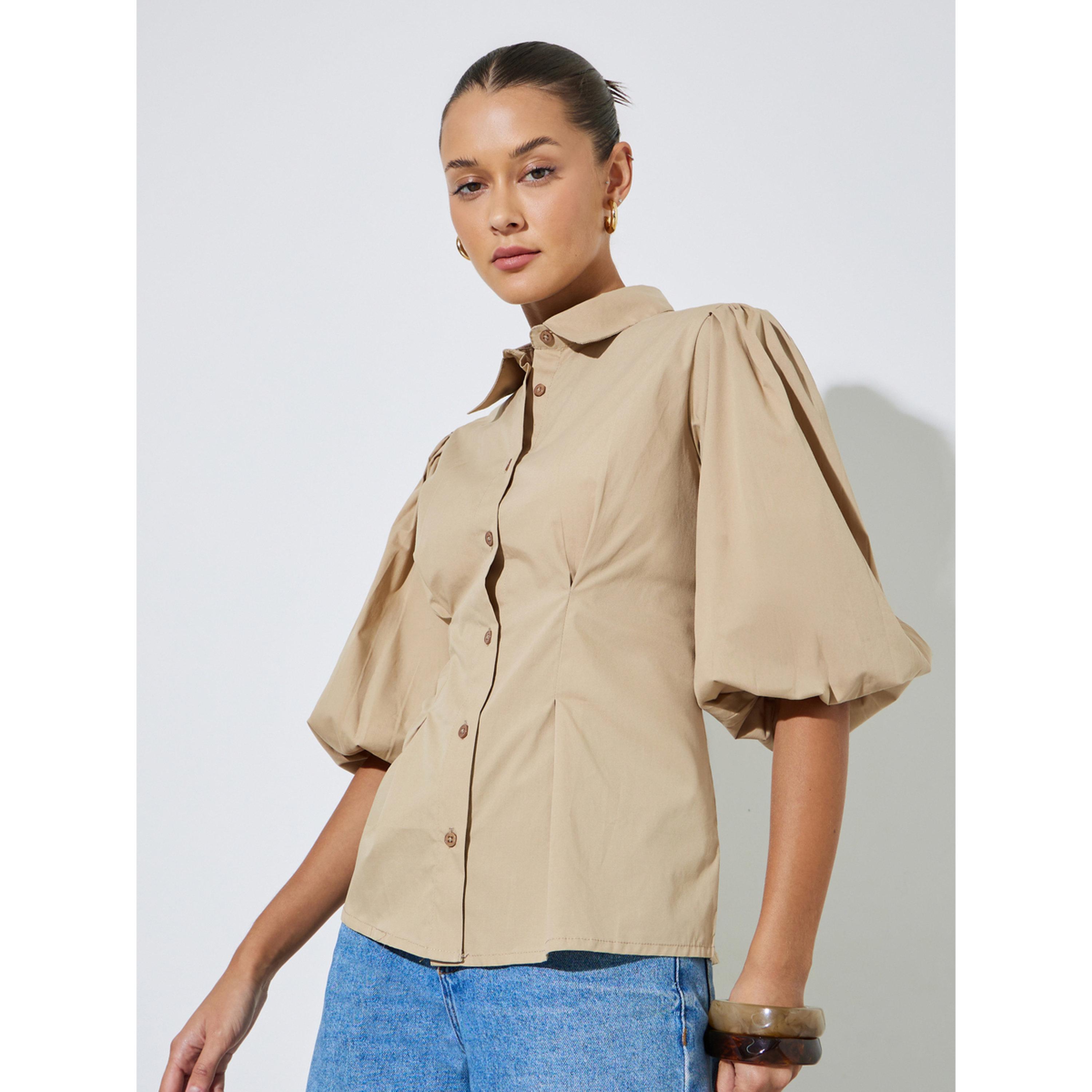 قميص بيبلوم بأكمام منفوخة وتفاصيل زمزمات بيج سادة-women-clothing-shirtsandblouses-shirts-image-1