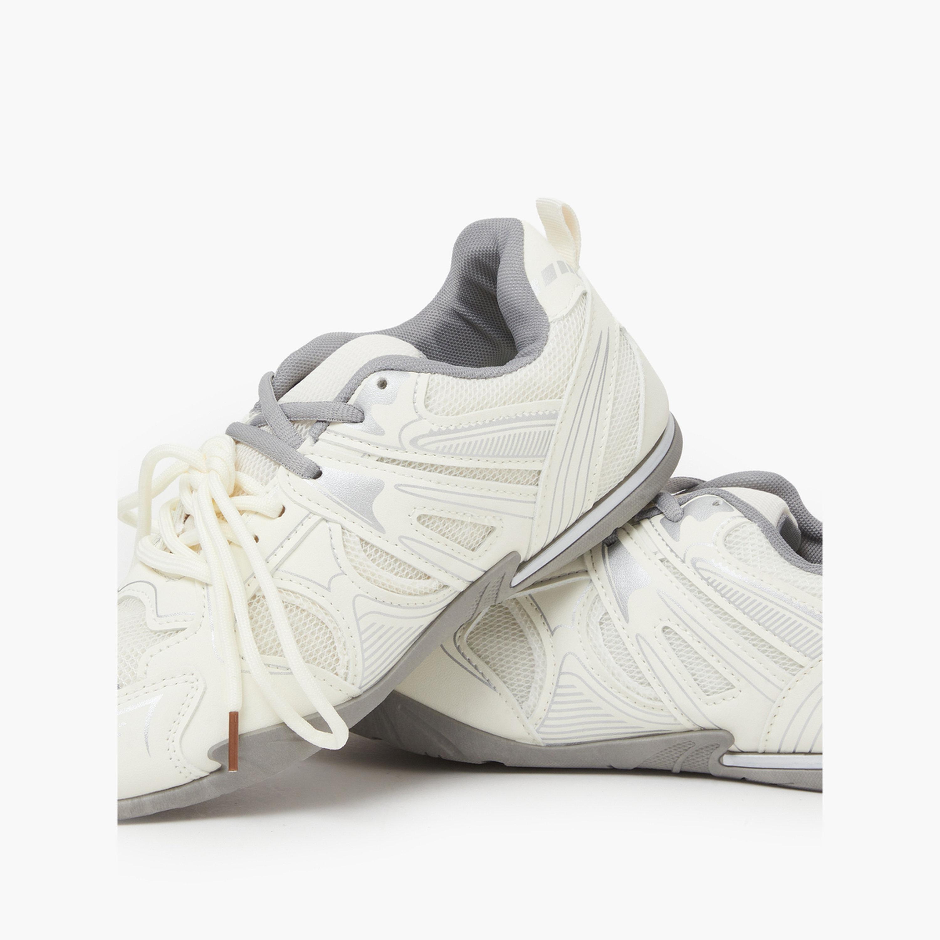 حذاء سنيكرز بنعل مُتباين ورباط غلق-women-shoes-sneakers-image-5