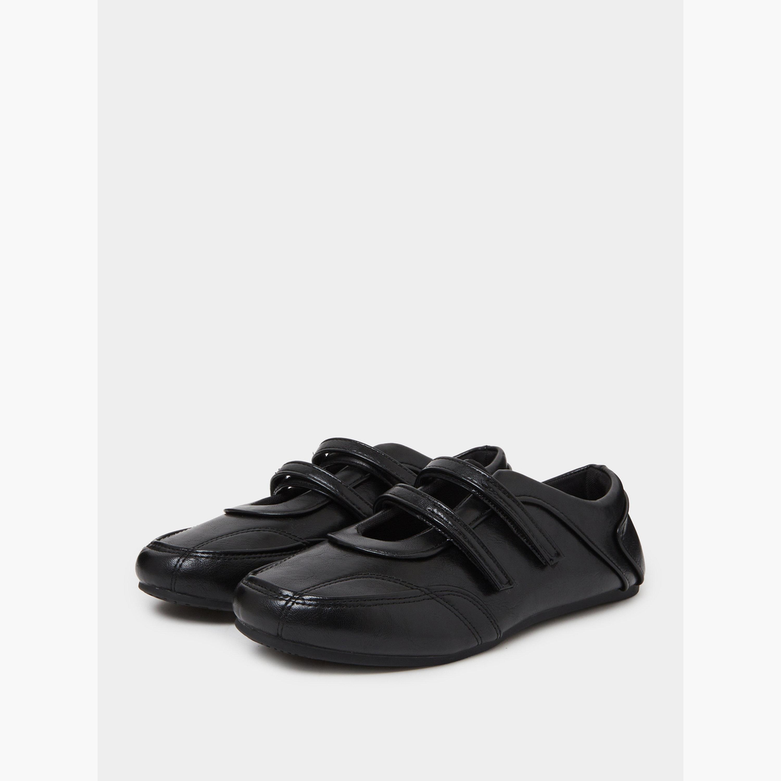 حذاء سنيكرز سادة بمقدمة دائرية وشريط فيلكرو-women-shoes-sneakers-image-1