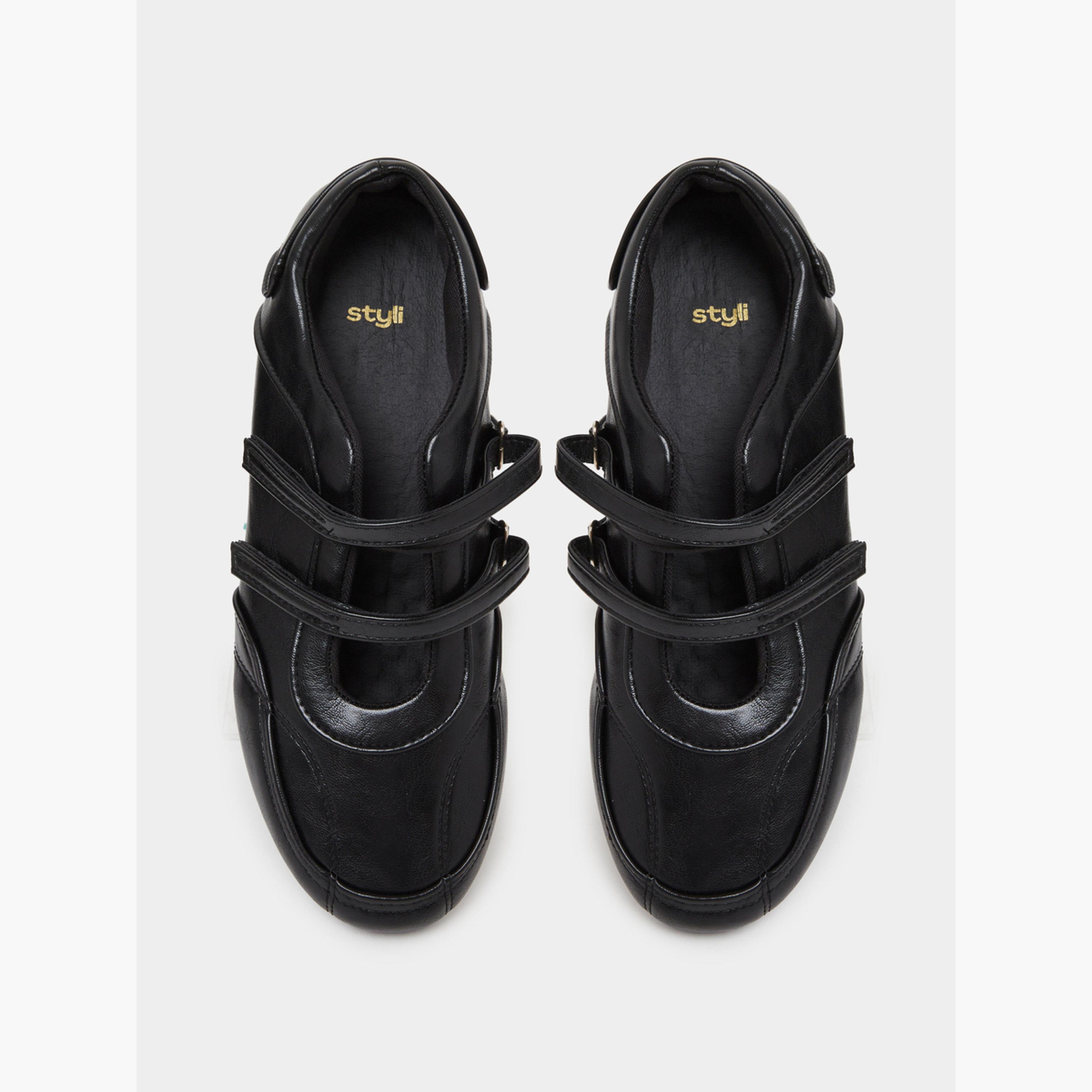 حذاء سنيكرز سادة بمقدمة دائرية وشريط فيلكرو-women-shoes-sneakers-image-4