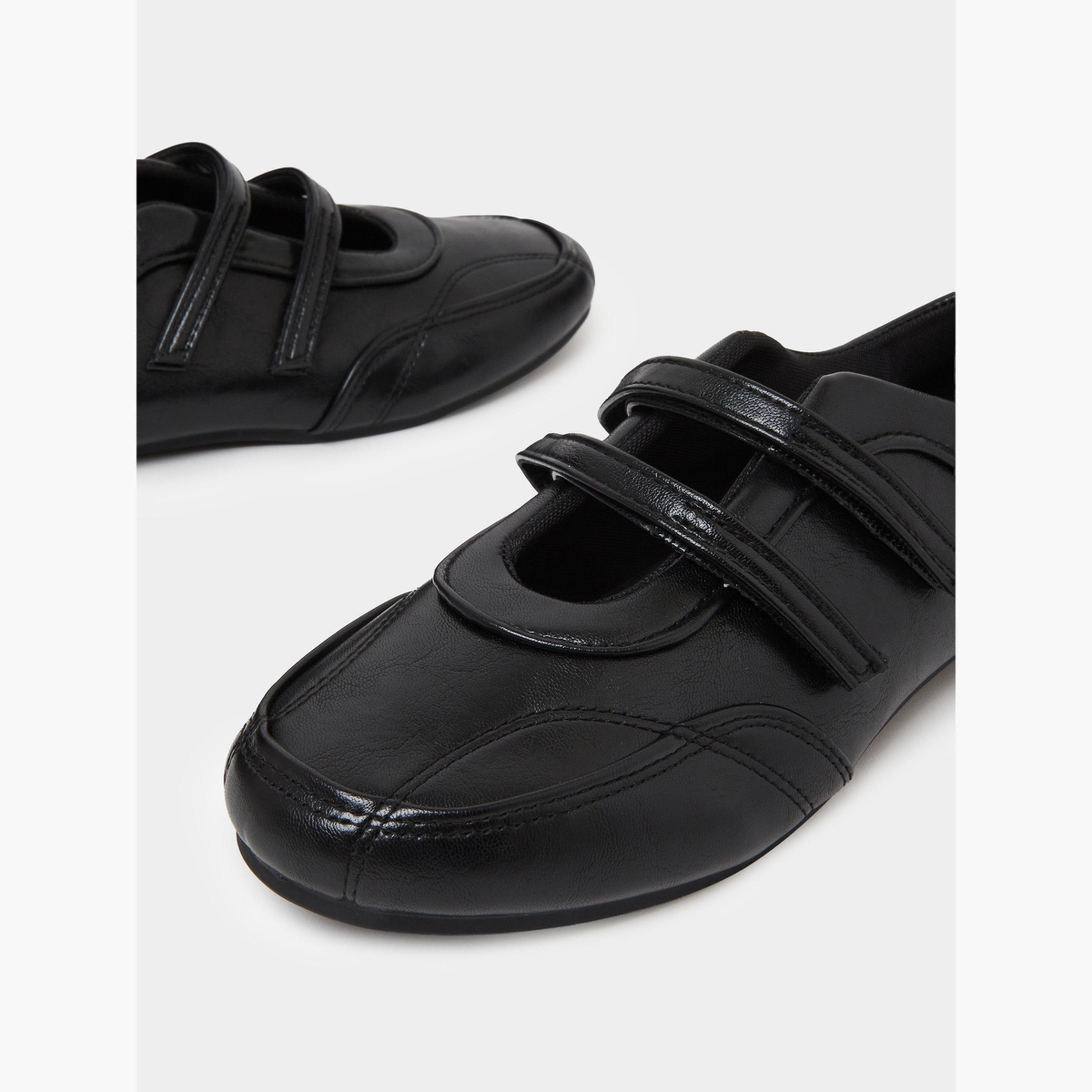 حذاء سنيكرز سادة بمقدمة دائرية وشريط فيلكرو-women-shoes-sneakers-image-5