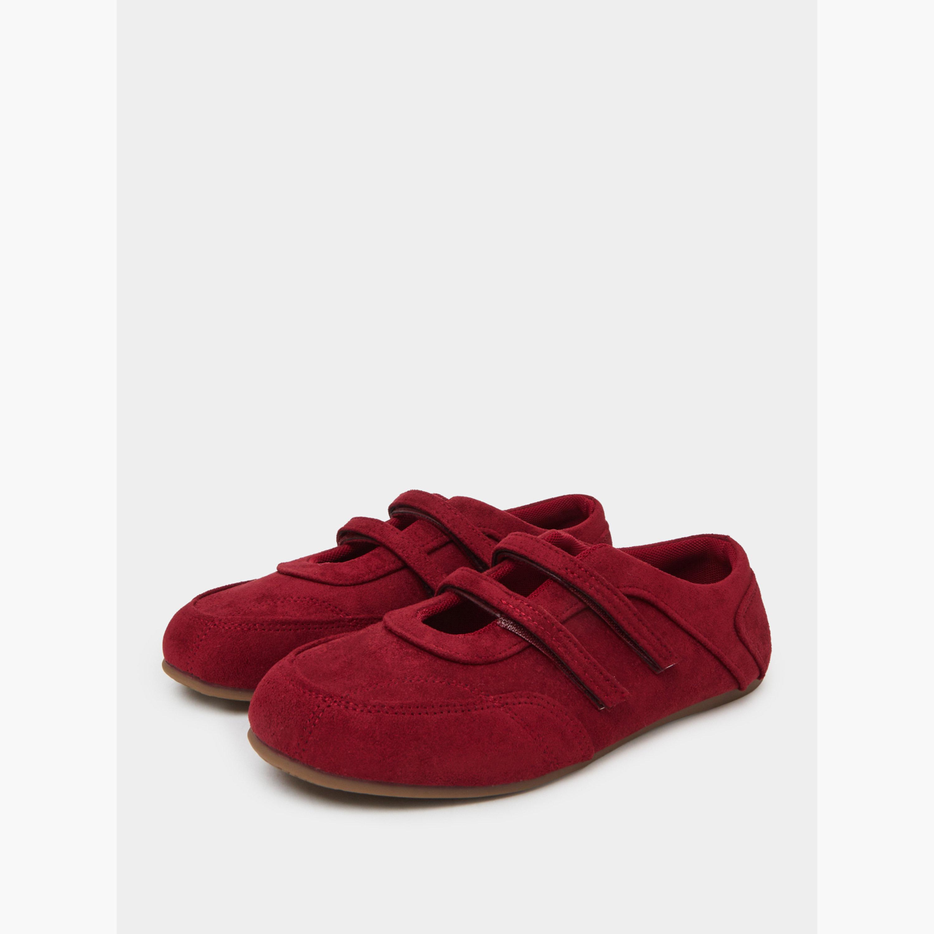 حذاء سنيكرز سادة بمقدمة دائرية وشريط فيلكرو-women-shoes-sneakers-image-1