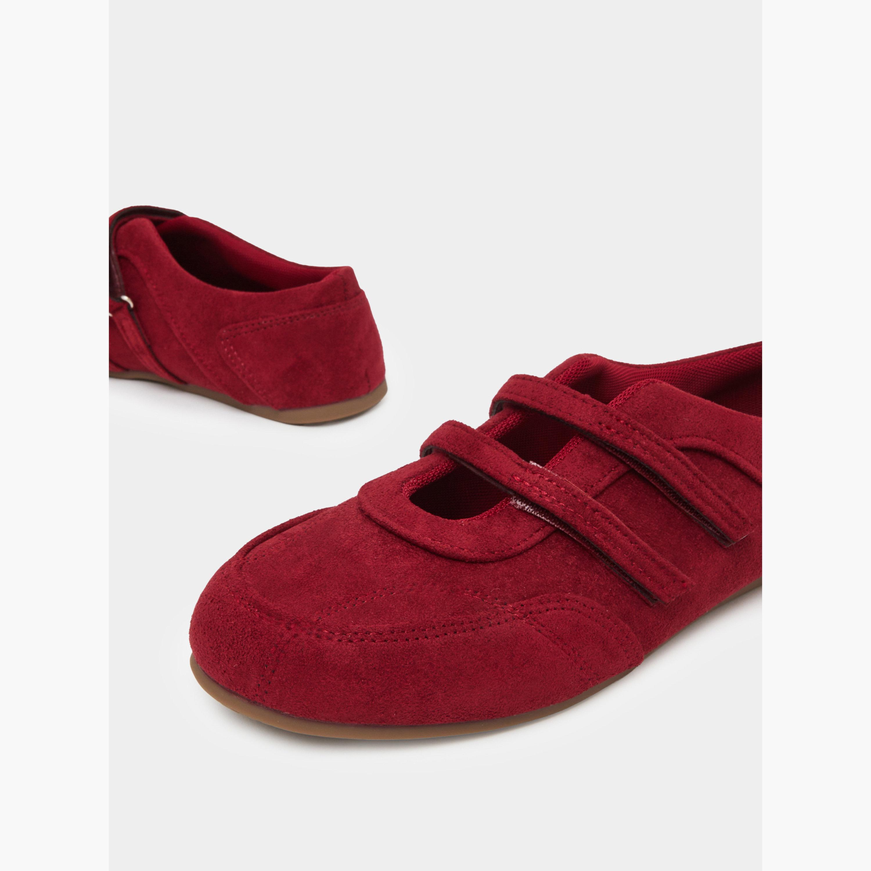 حذاء سنيكرز سادة بمقدمة دائرية وشريط فيلكرو-women-shoes-sneakers-image-5