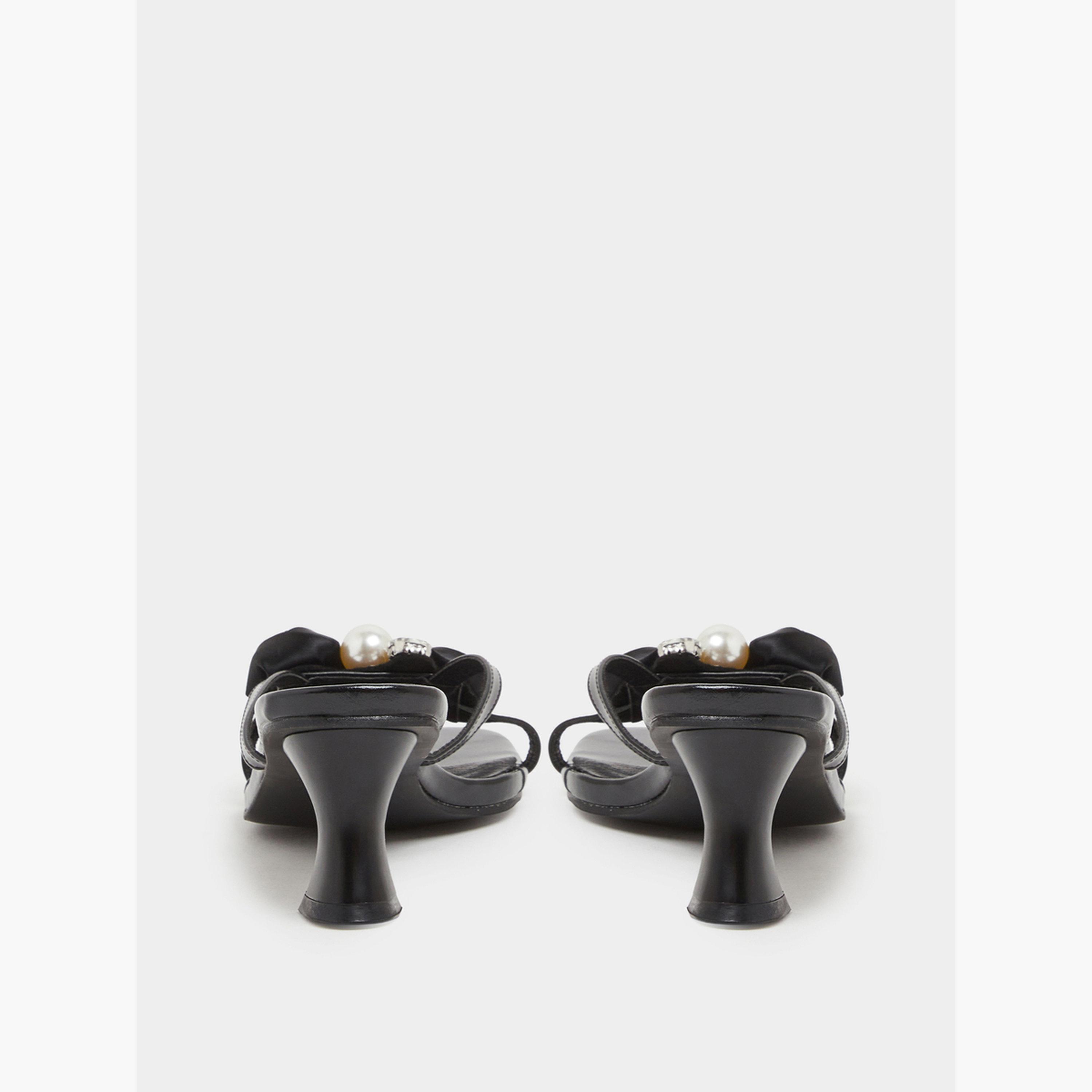 حذاء ميولز بكعب صغير ومزين باللؤلؤ-women-shoes-sandals-heeled-image-5