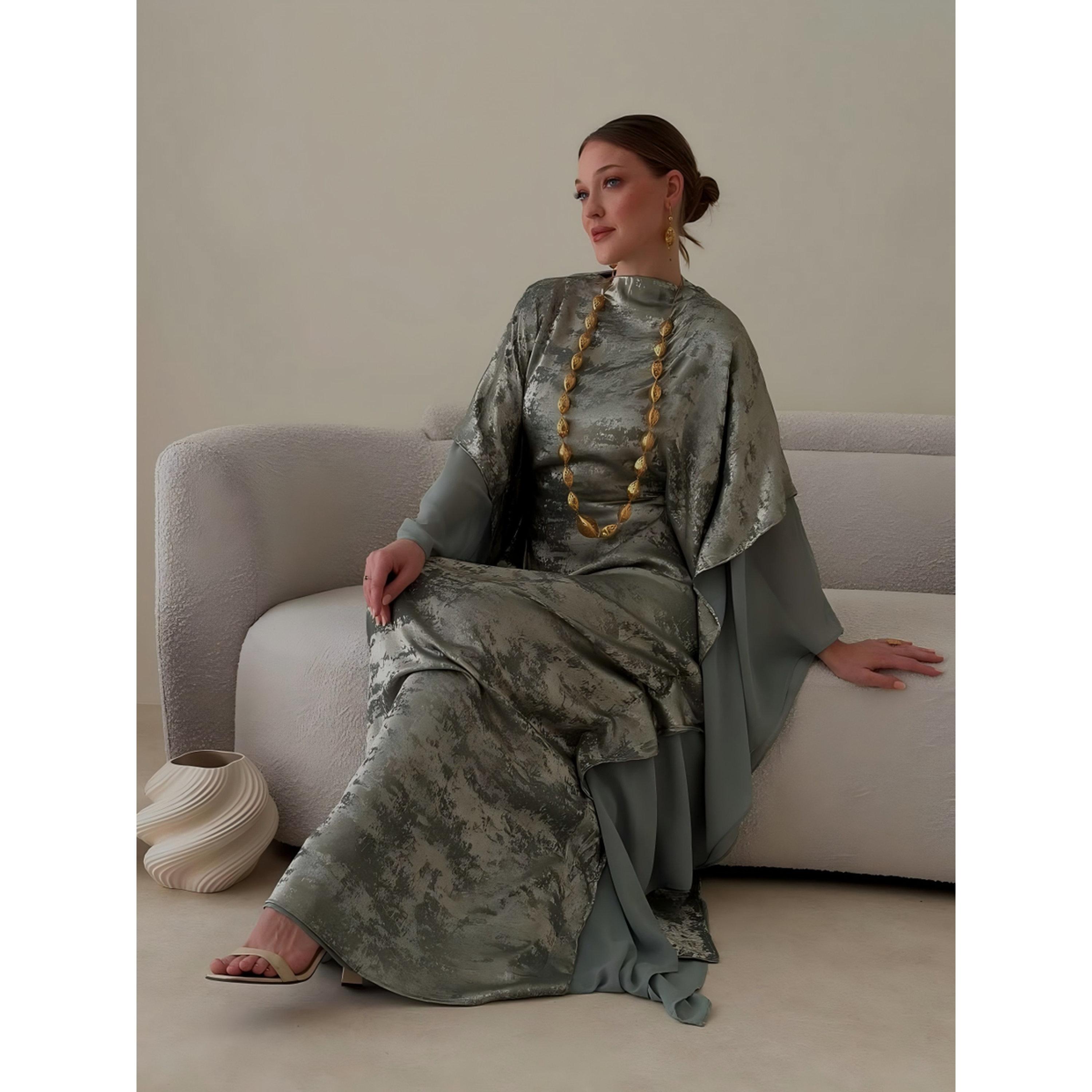 فستان قفطان طويل بتصميم عربي أنيق ومحتشم بتفاصيل ميتاليك-women-arabicclothing-kaftan-image-3