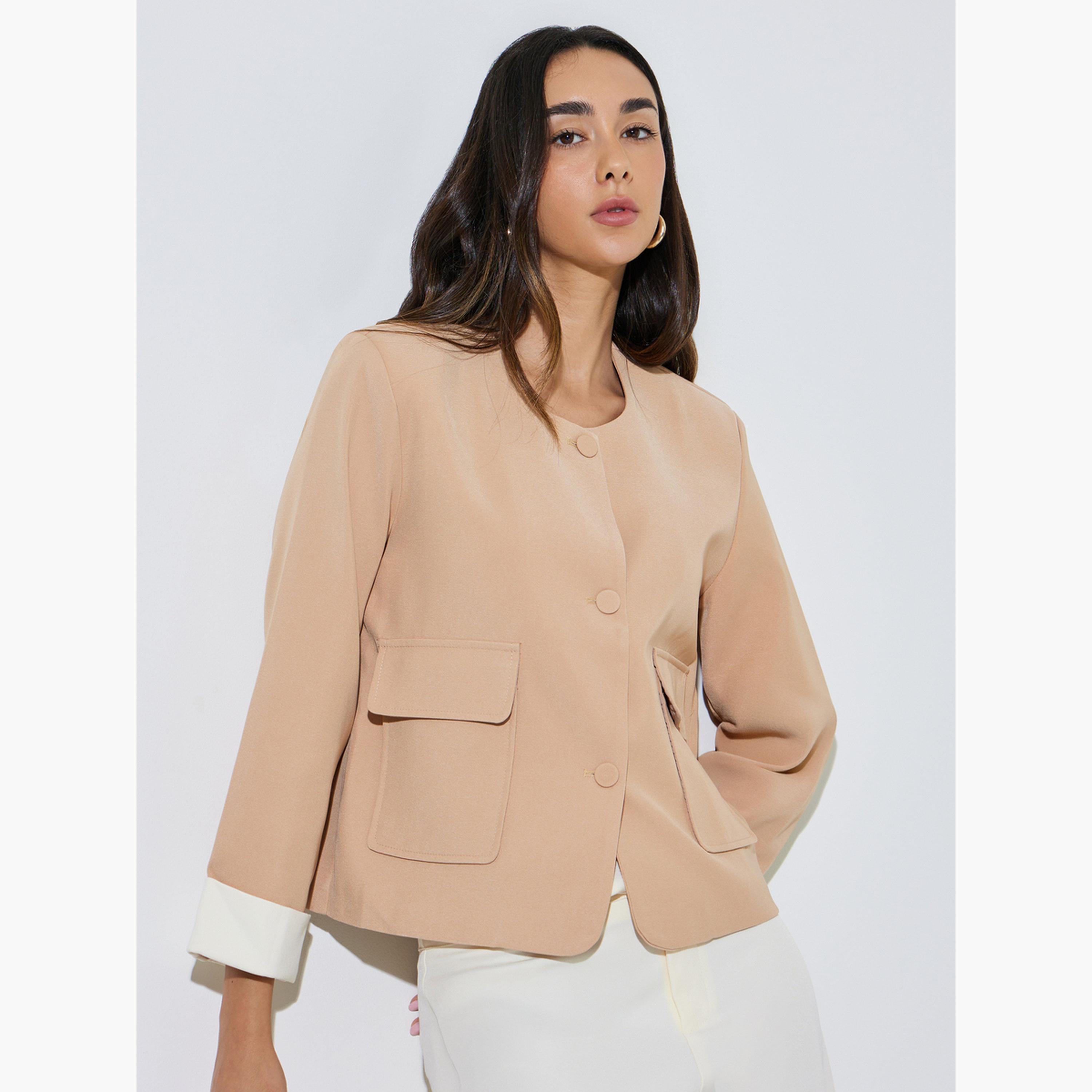 بليزر بأزرار أمامية وجيب بغطاء-women-clothing-coatsandjackets-blazers-image-3