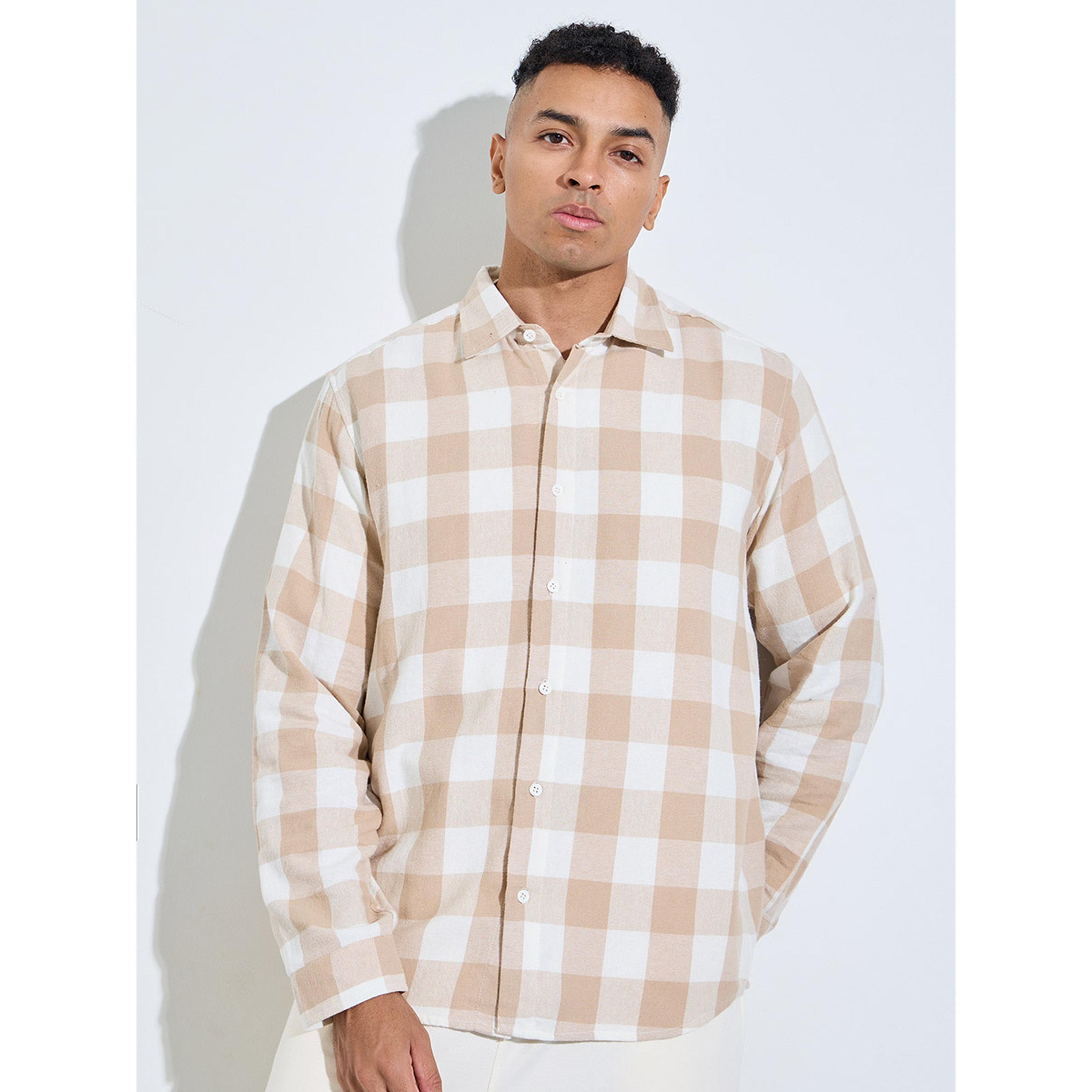 قميص بياقة مطوية وطبعة مربعات-men-clothing-shirts-image-1