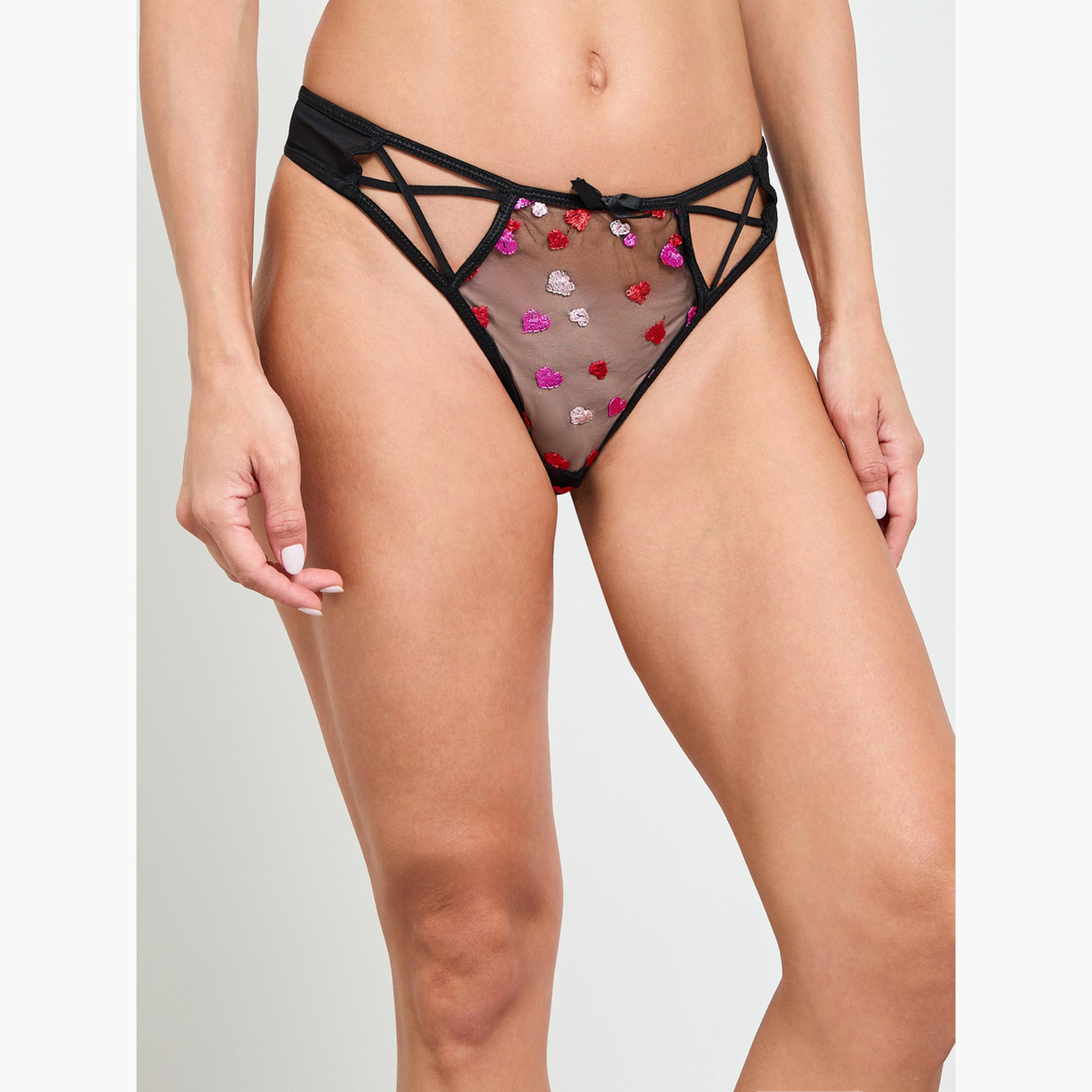 طقم لانجري من حمالة صدر بسلك سفلي ومطرزة بقلوب مع ثونغ-women-clothing-lingerie-lingeriesets-image-4