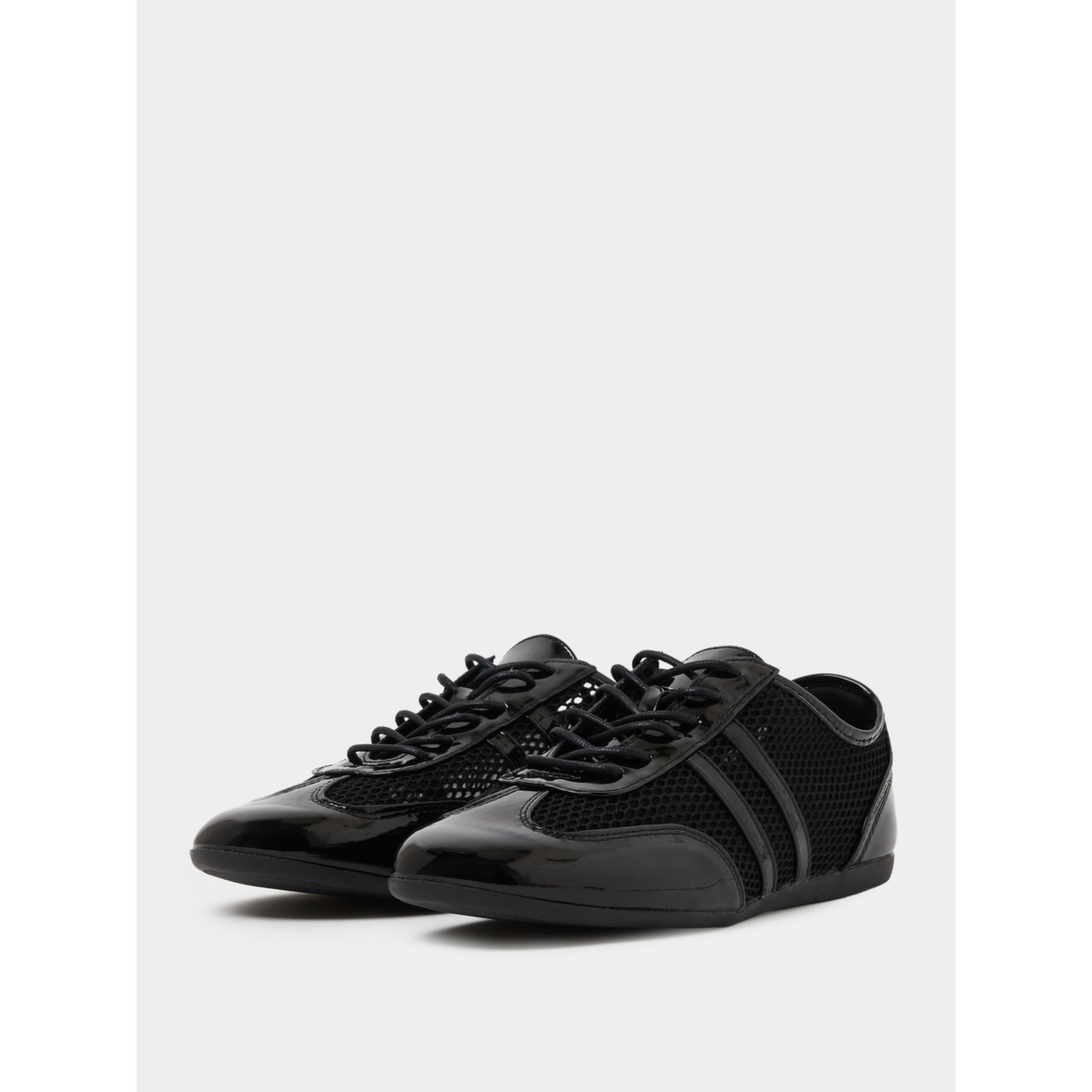حذاء سنيكرز مبيش لامع برباط أسود-women-shoes-sneakers-image-1