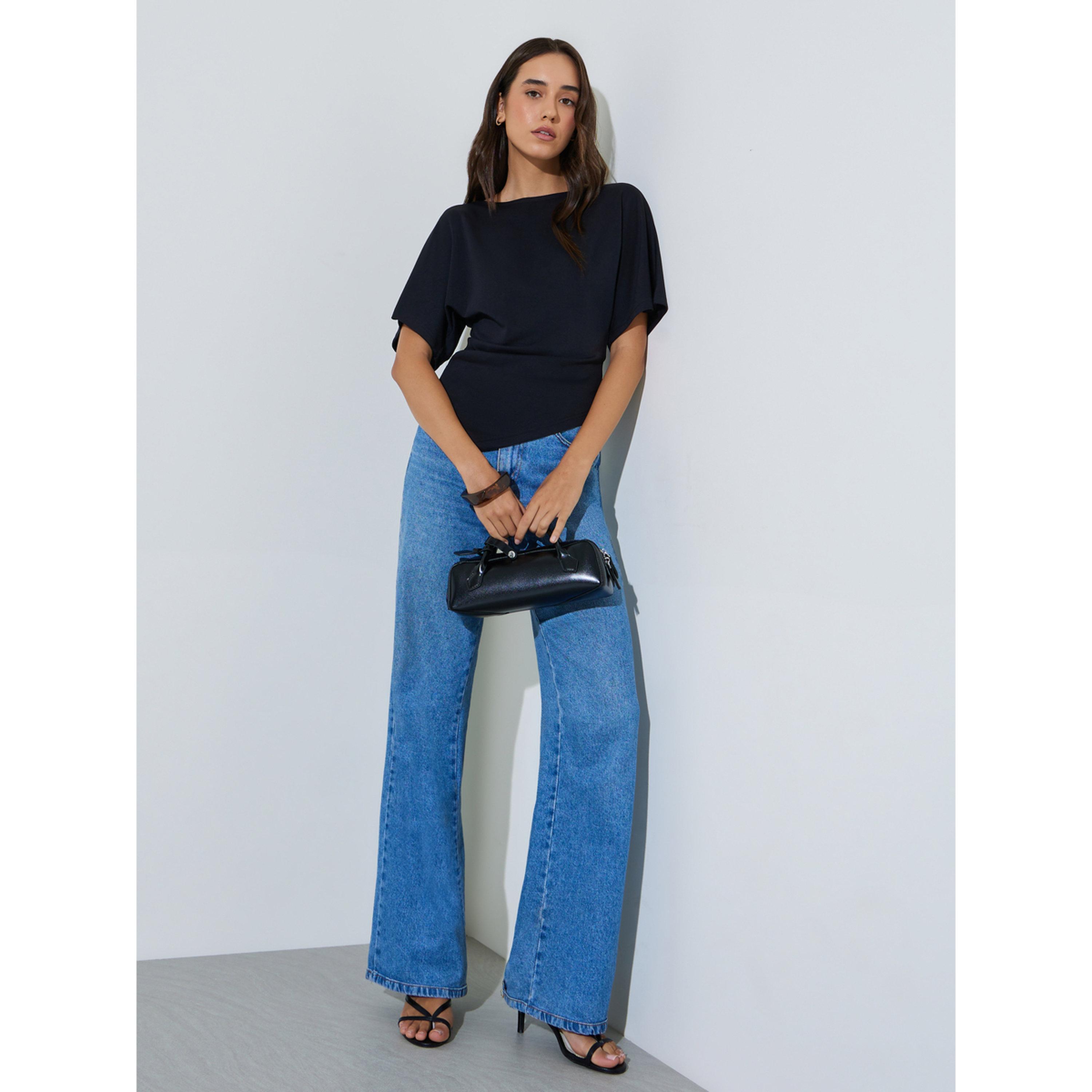 بلوزة بياقة واسعة وأكمام قصيرة باللون الأسود-women-clothing-shirtsandblouses-blouses-image-2